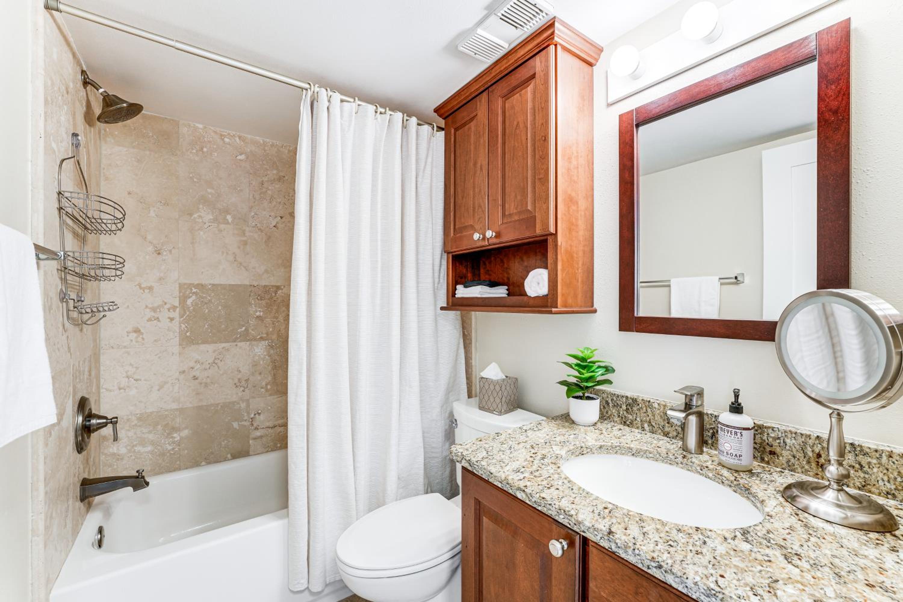 Heated Pool Access Bayfront Isla Del Sol Condo
