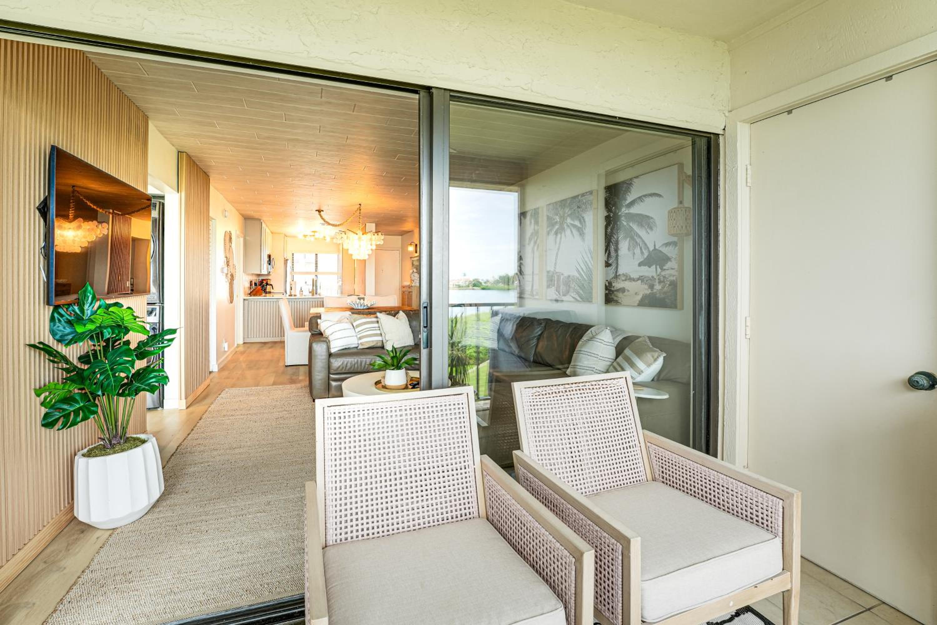 Heated Pool Access Bayfront Isla Del Sol Condo