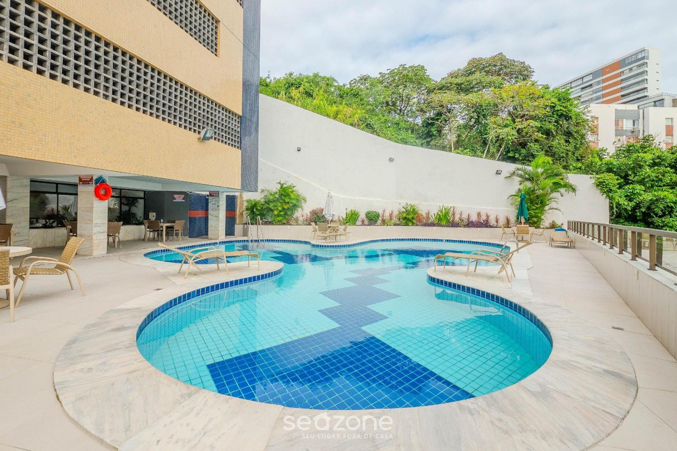 Apt with balcony in a condo with pool ACI0320