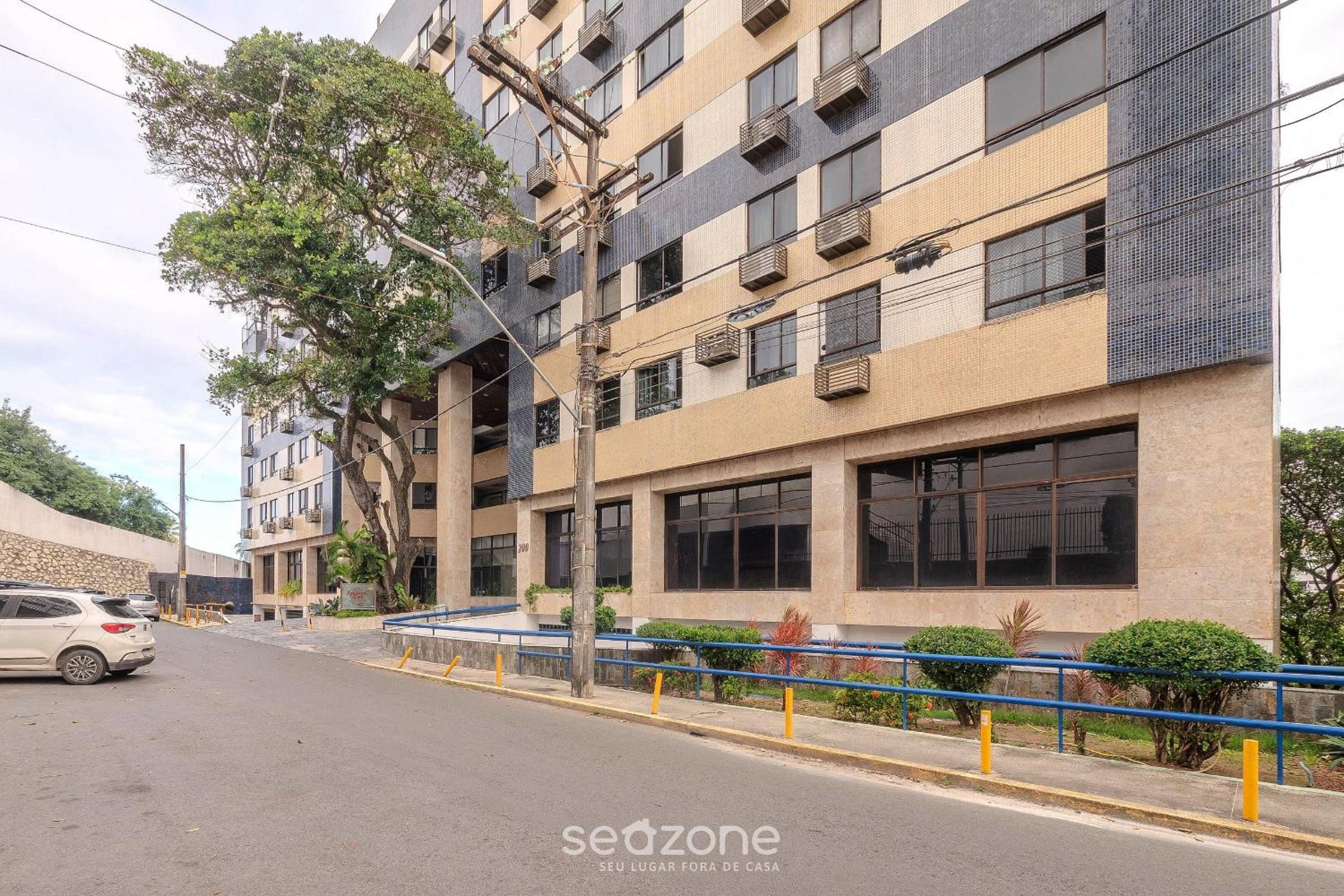 Apt with balcony in a condo with pool ACI0320