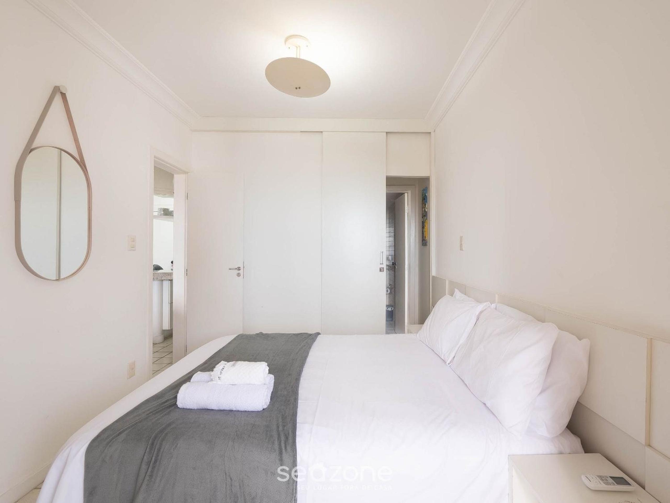 Apt with balcony in a condo with pool ACI0320