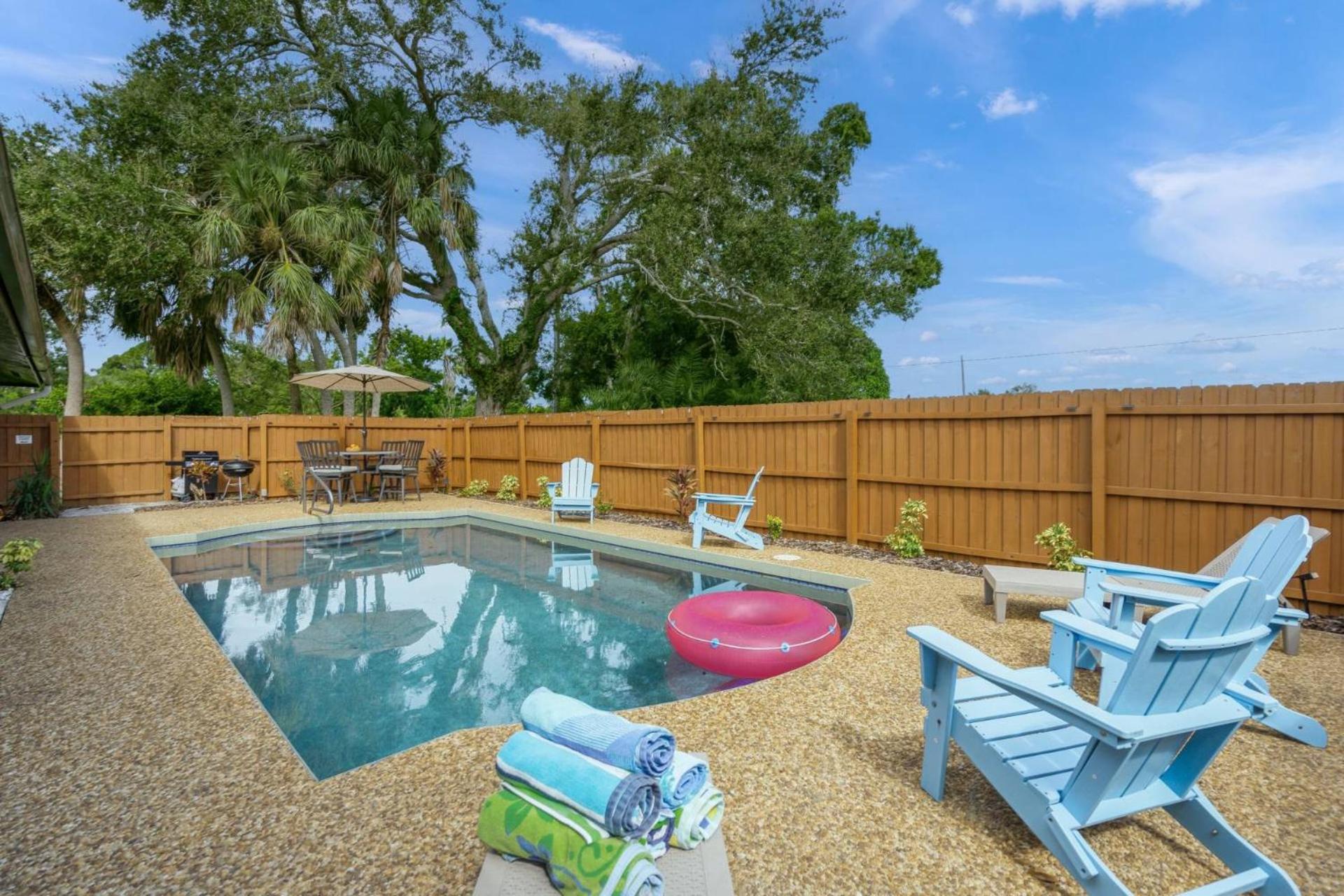 Gulf Gate Poolside Retreat