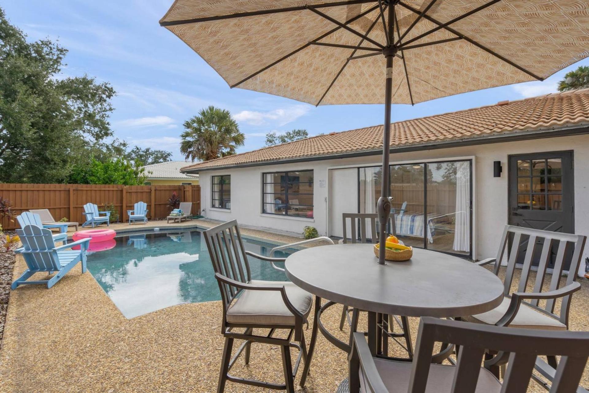 Gulf Gate Poolside Retreat