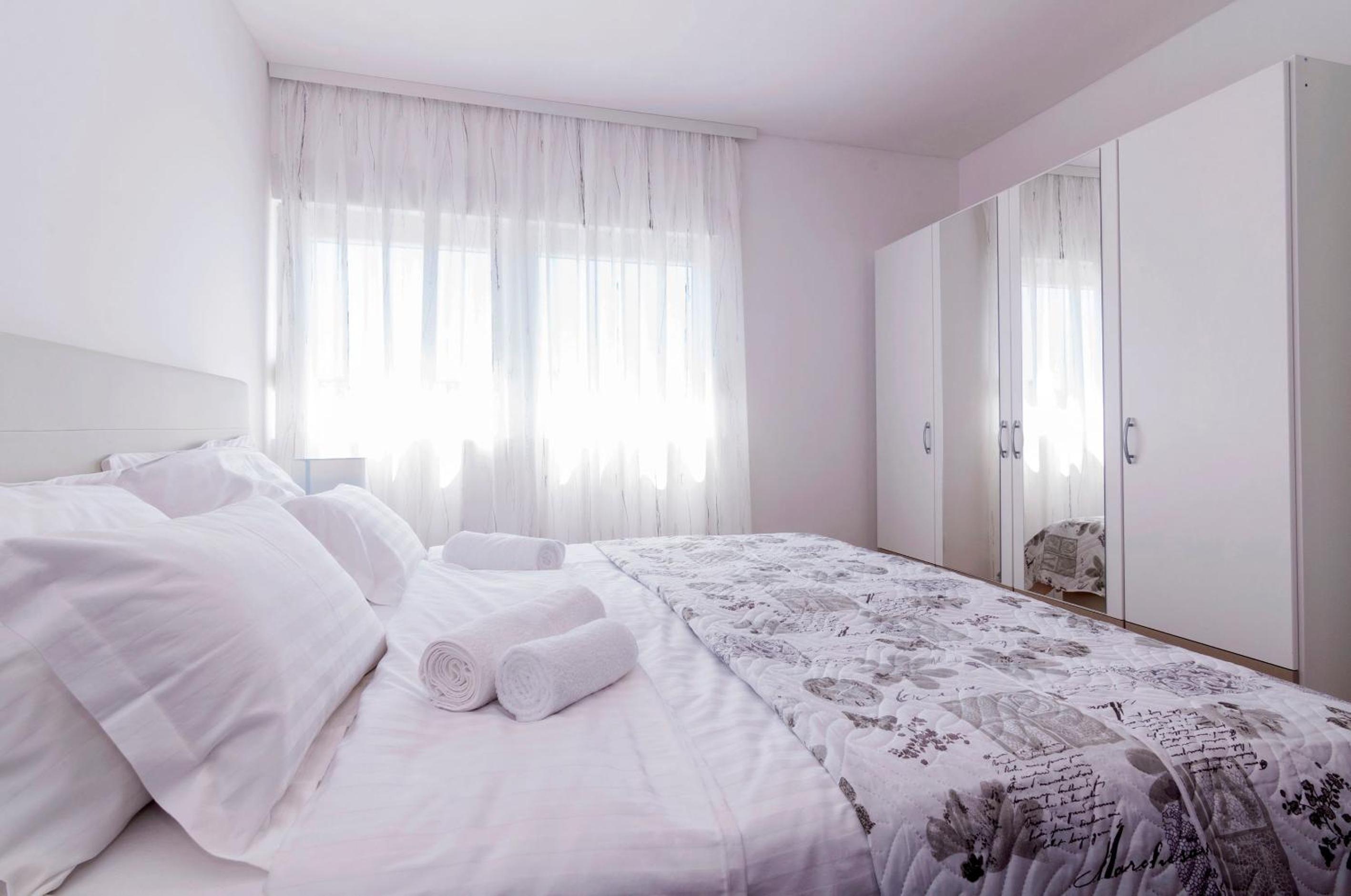 White Residence Accommodation view 3