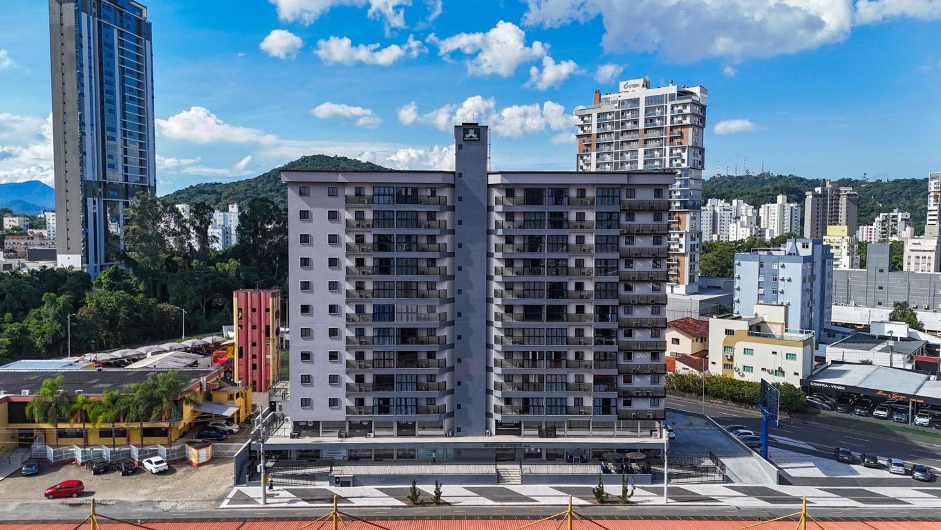 Apto funcional no Centro de Blumenau UG6156