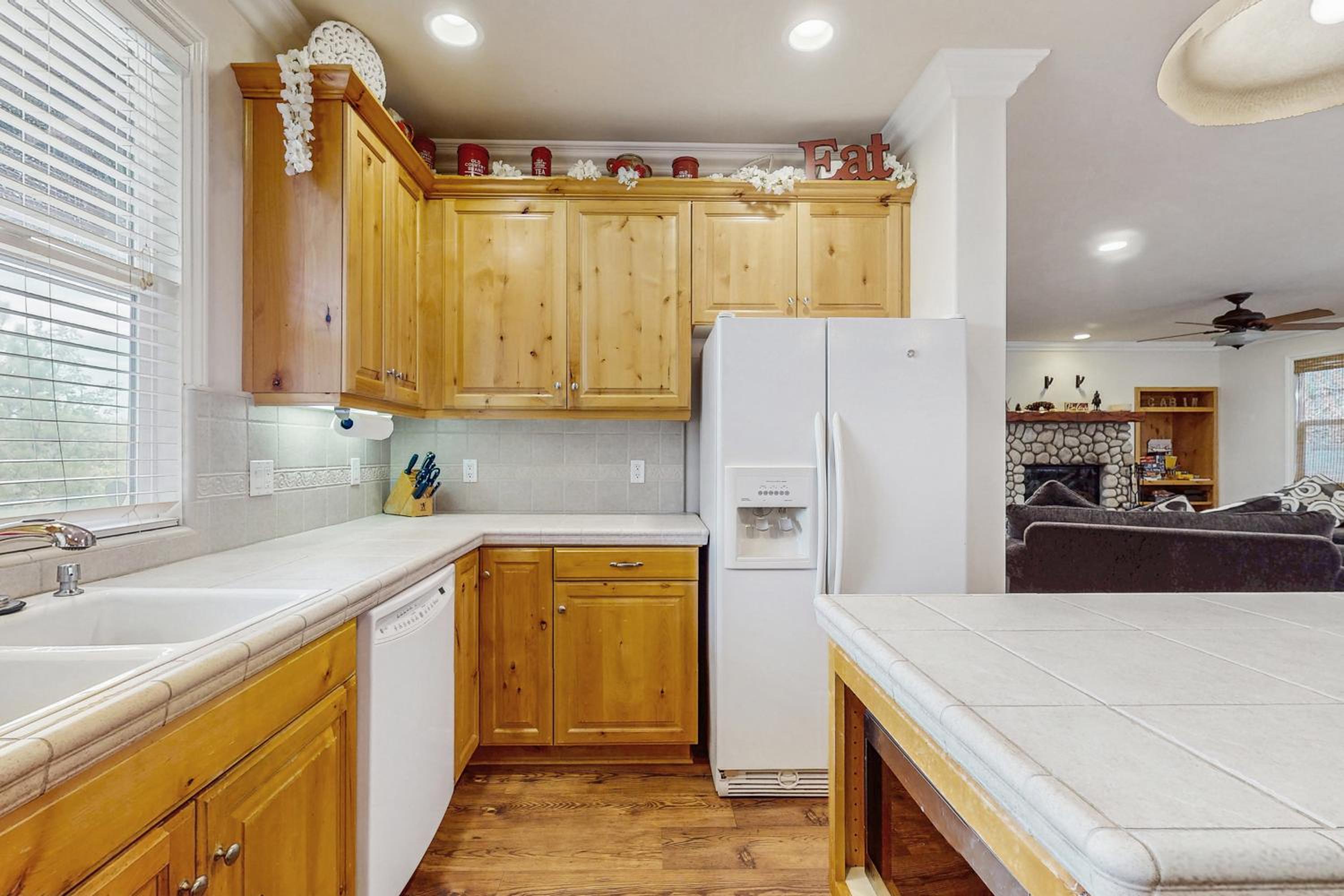Walk to Lake Arrowhead! Family Home with Games