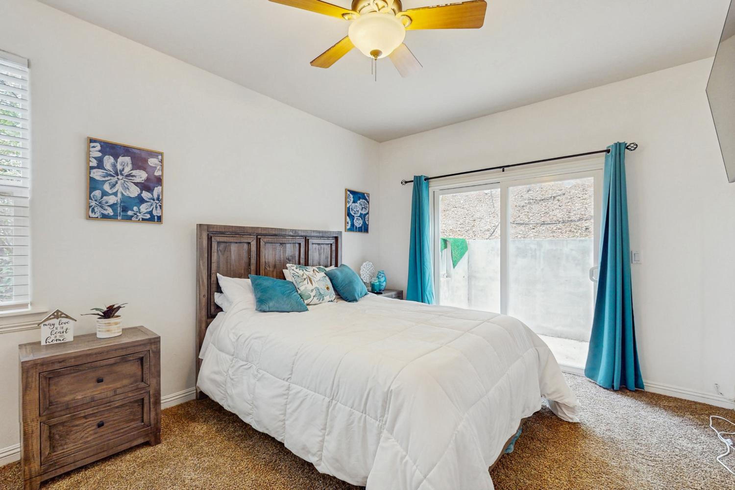 Walk to Lake Arrowhead! Family Home with Games
