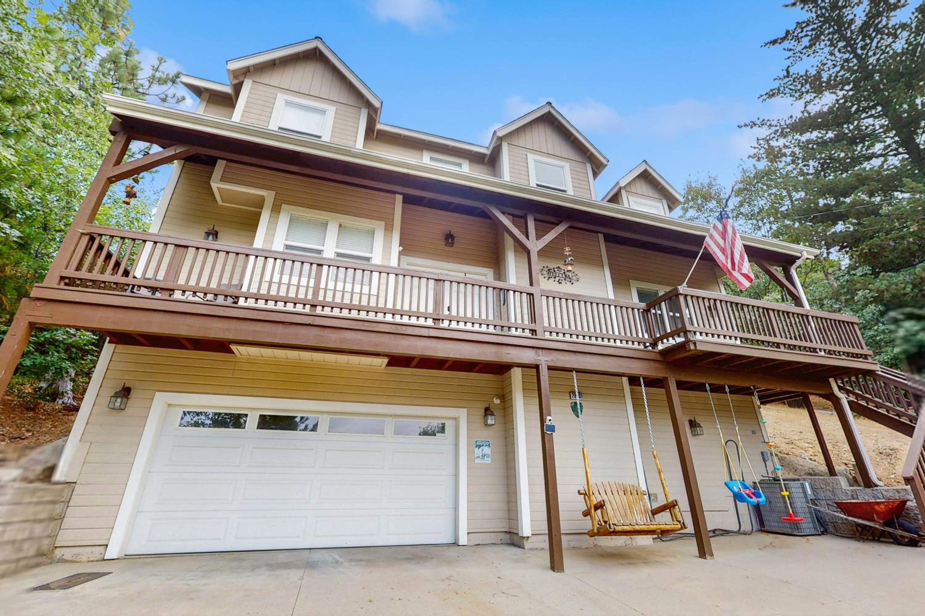 Walk to Lake Arrowhead! Family Home with Games