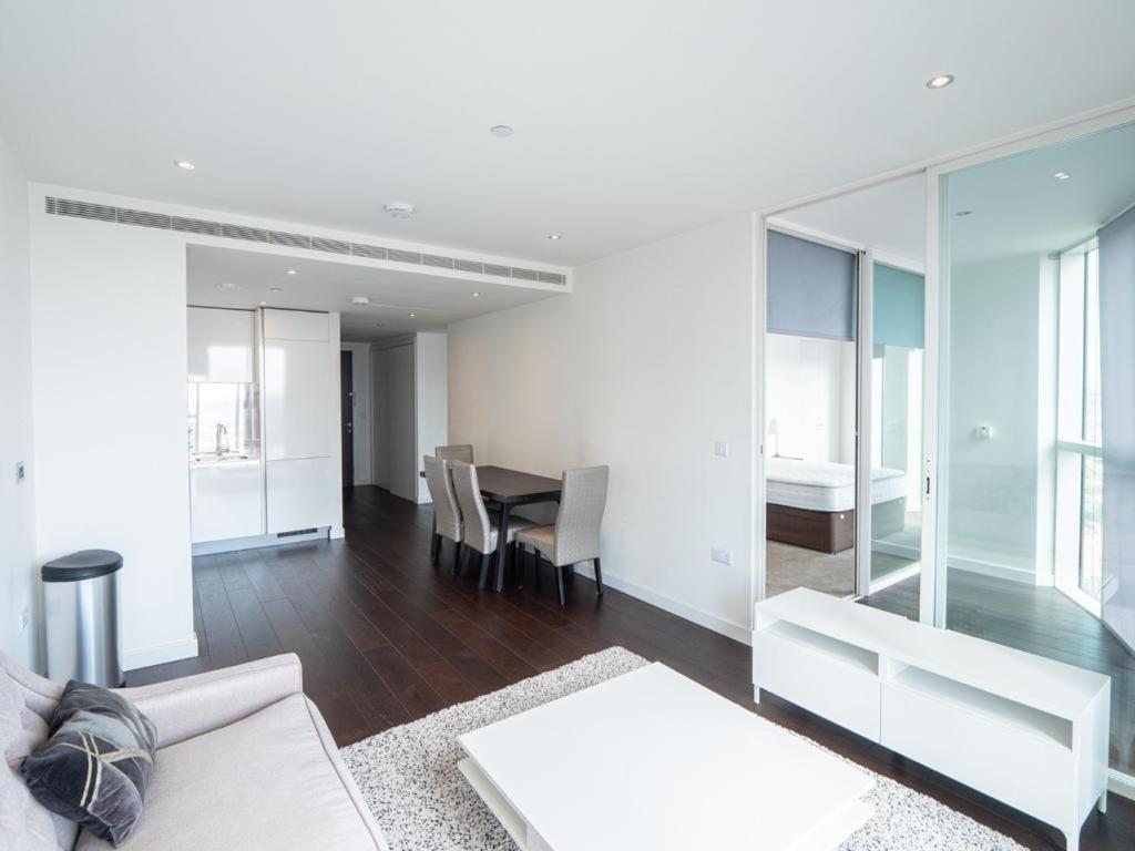 2BHK Panaromic City View Central London WR2103