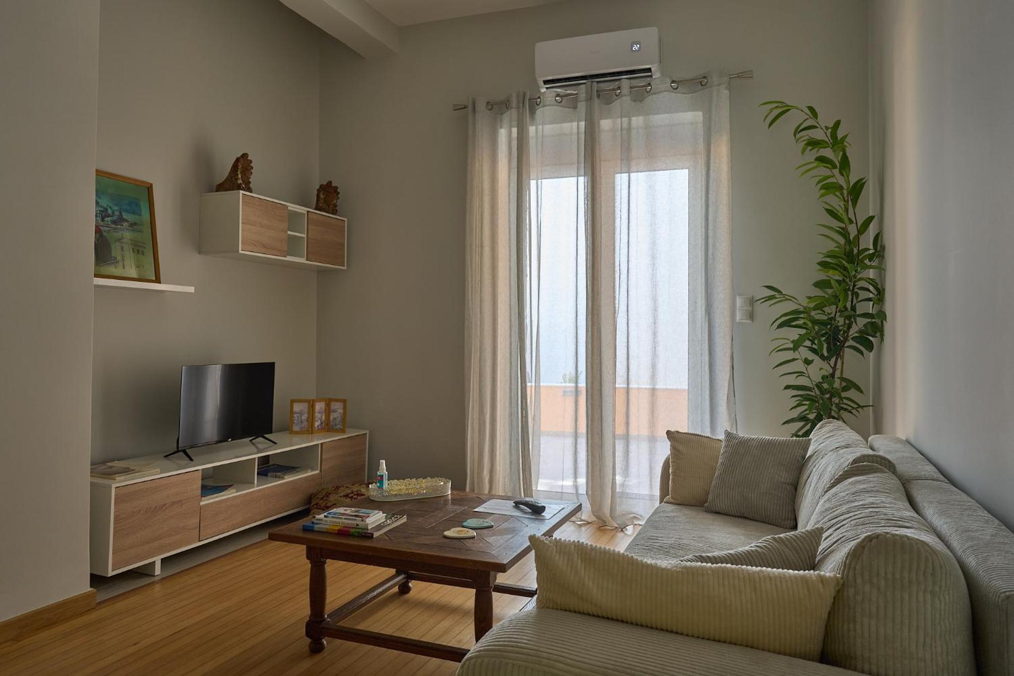A bright flat with garden, a private urban oasis in Athens