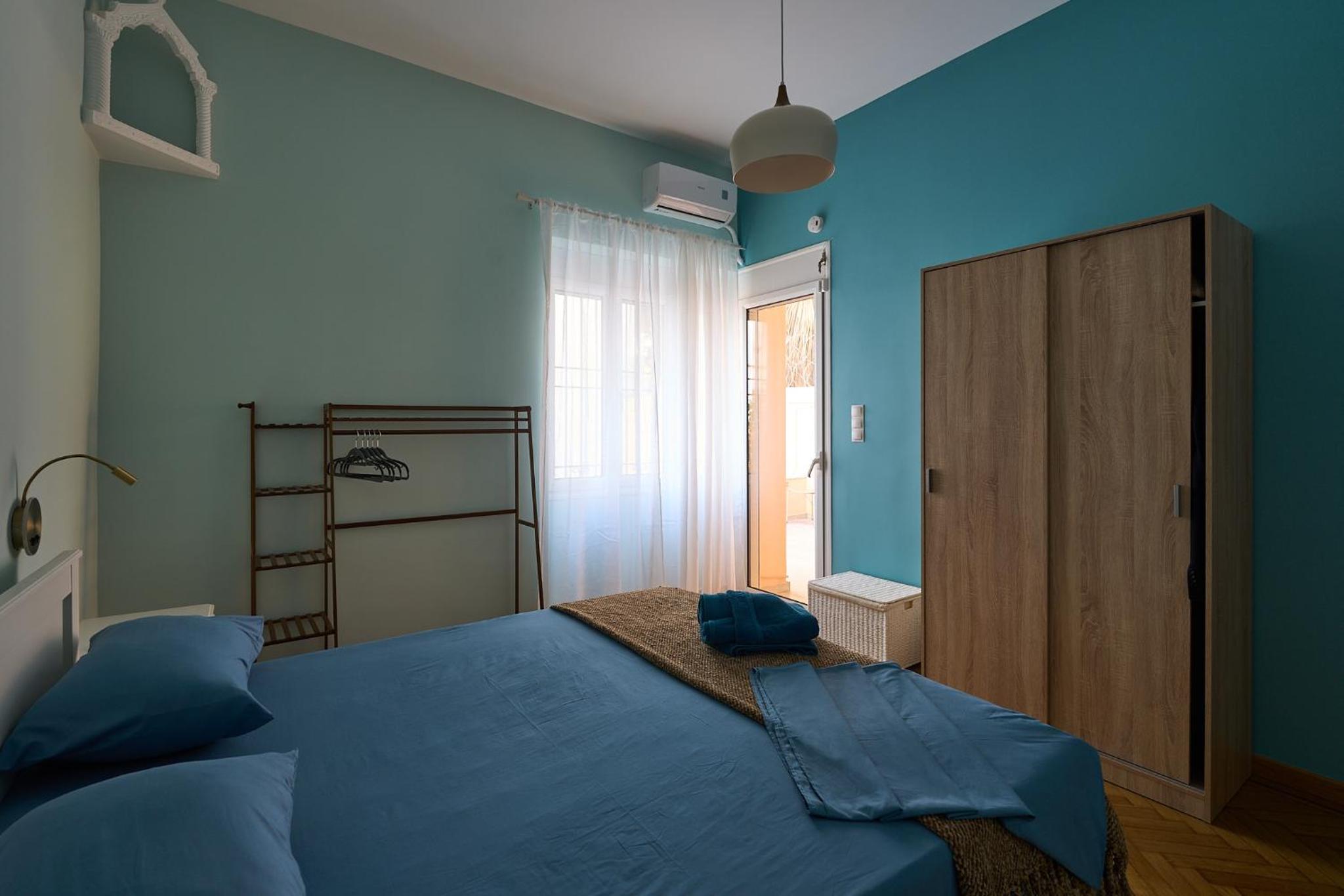 A bright flat with garden, a private urban oasis in Athens