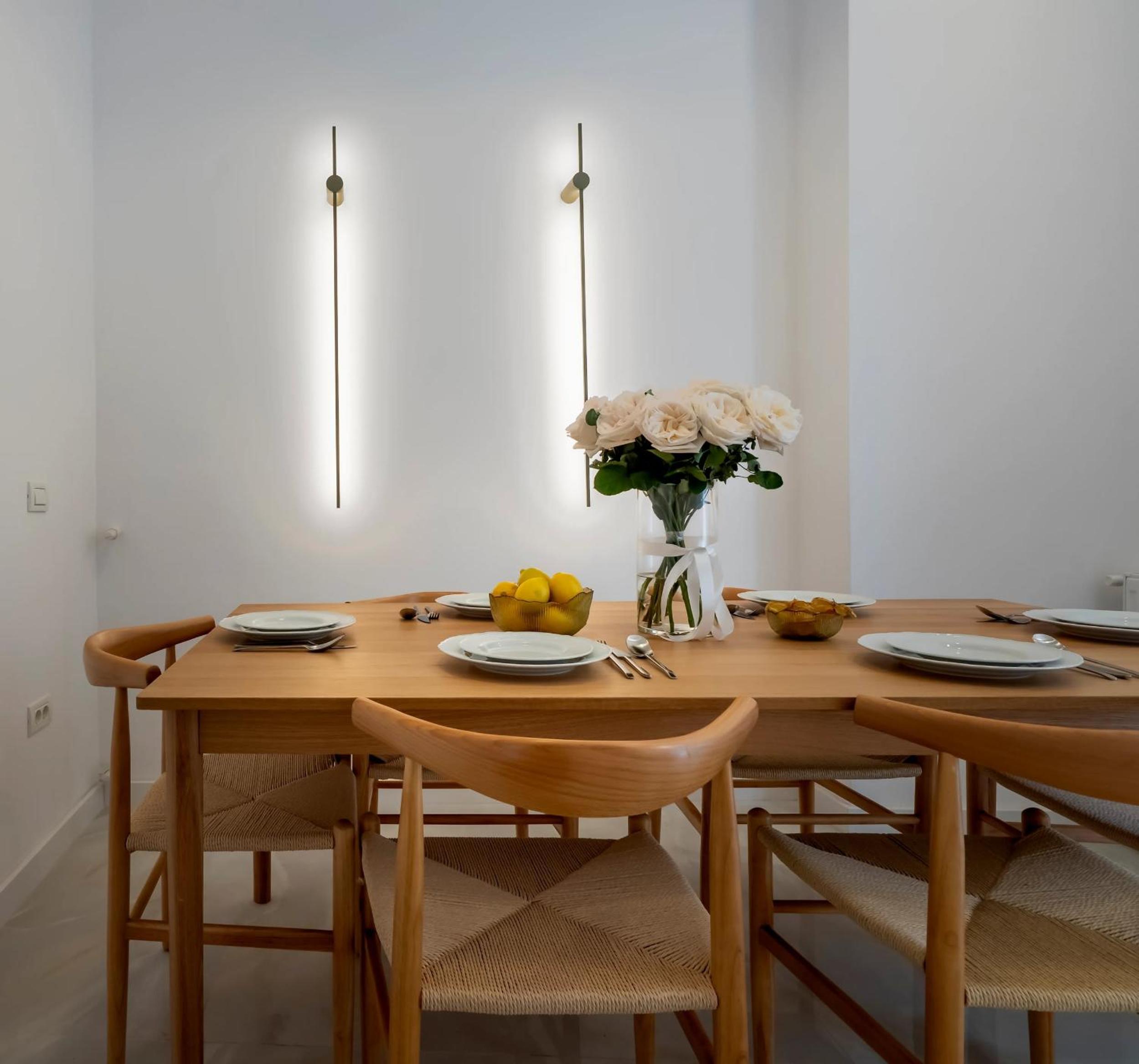 Sunny & Peaceful 3BR with Balcony Near National Theater & Cismigiu Park