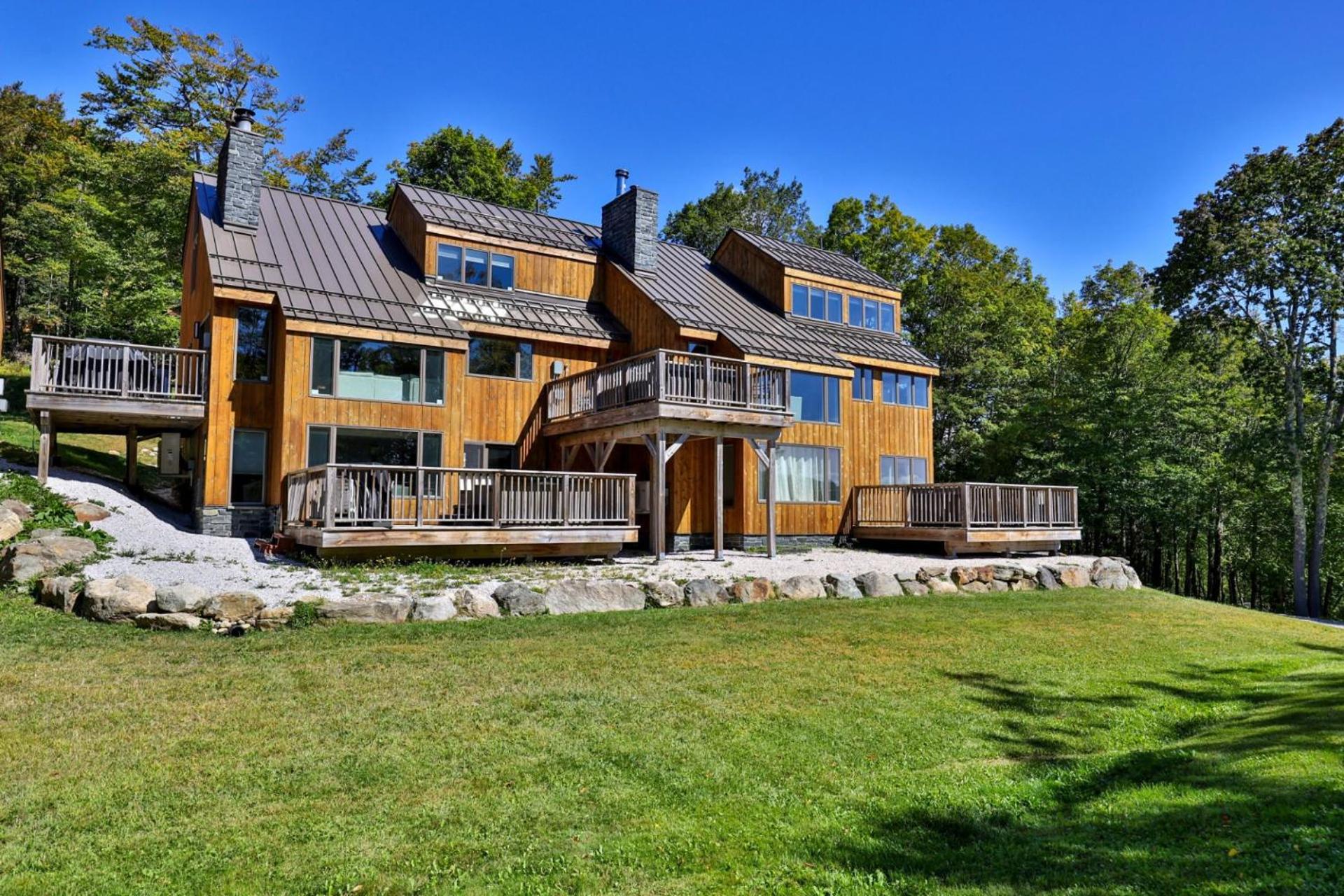 Trailside Village #8 - Slopeside 3BR with Hot Tub, Sauna, BBQ, Ski In Ski Out