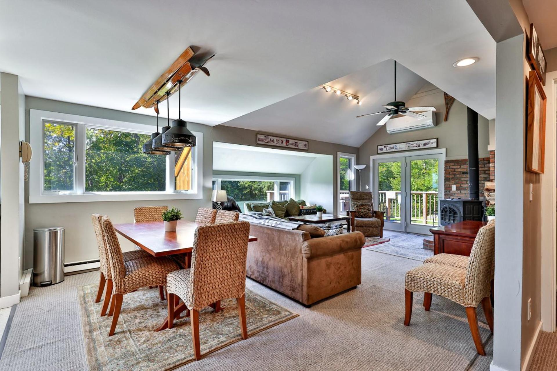 Trailside Village #8 - Slopeside 3BR with Hot Tub, Sauna, BBQ, Ski In Ski Out