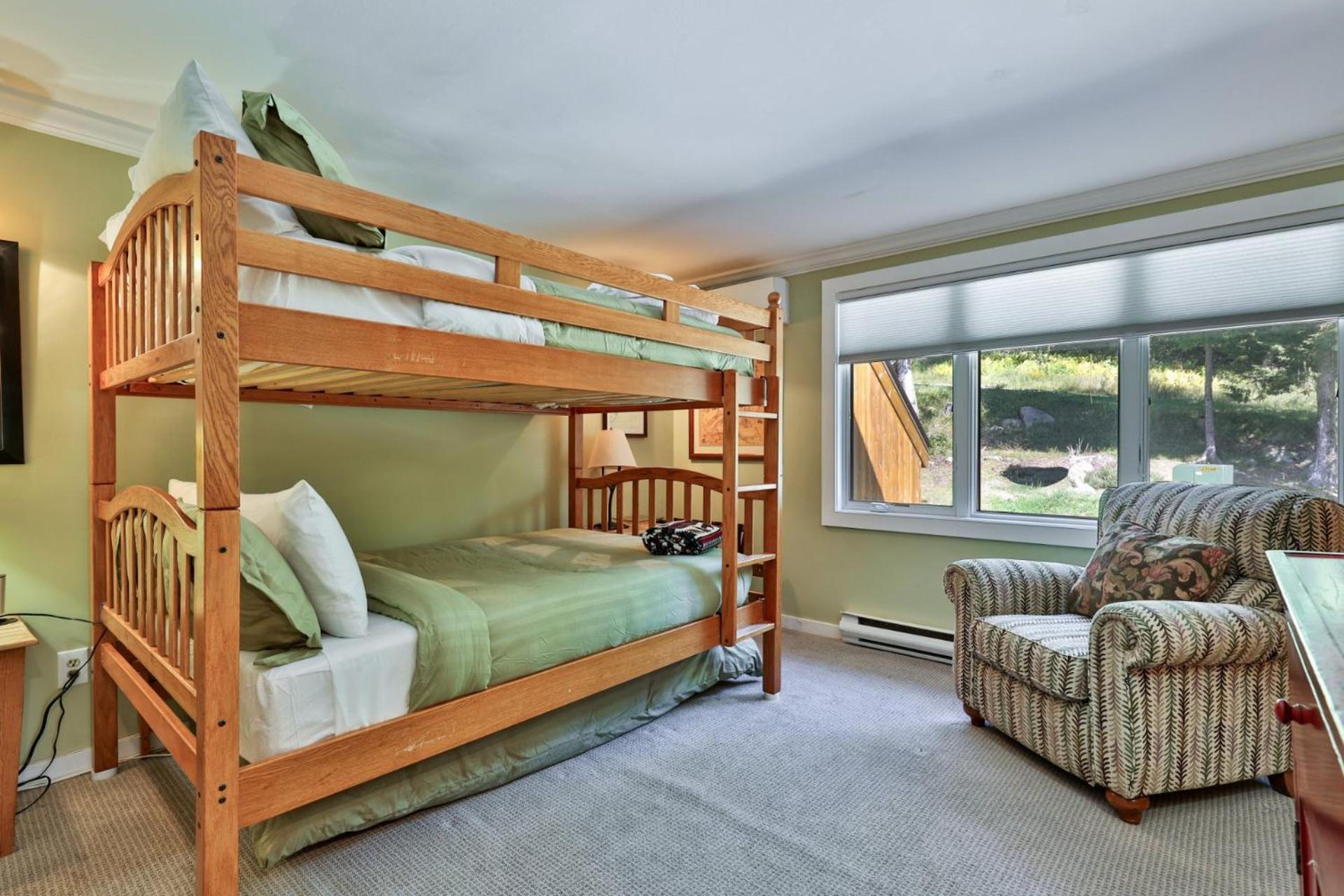 Trailside Village #8 - Slopeside 3BR with Hot Tub, Sauna, BBQ, Ski In Ski Out