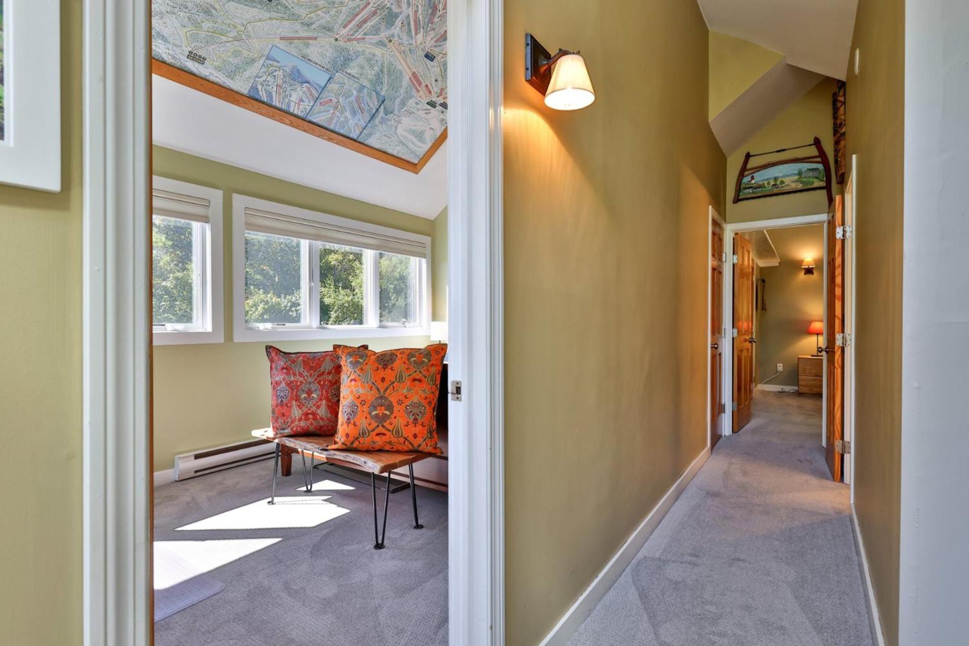 Trailside Village #8 - Slopeside 3BR with Hot Tub, Sauna, BBQ, Ski In Ski Out