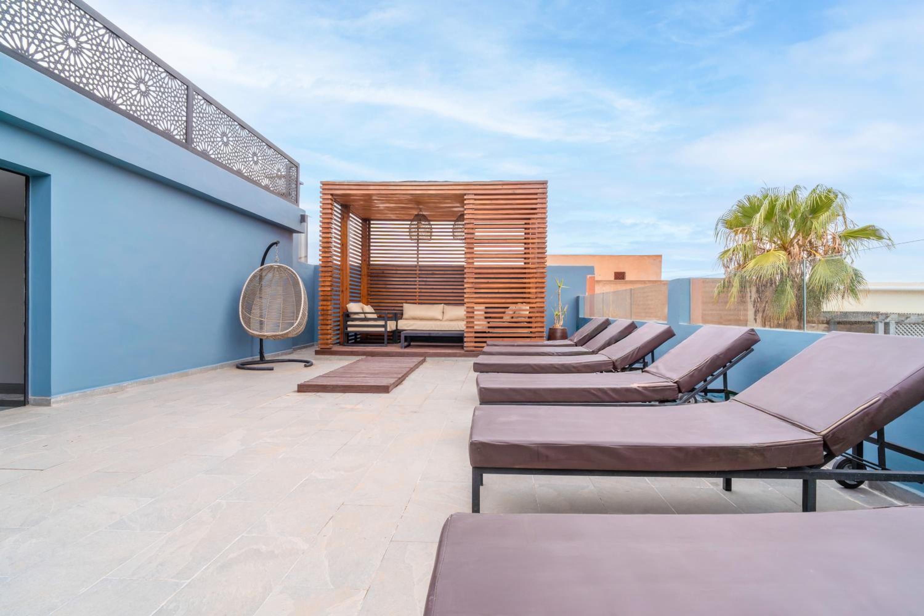 Design Art Gallery Apartment Marrakech swimming pool on the Roof