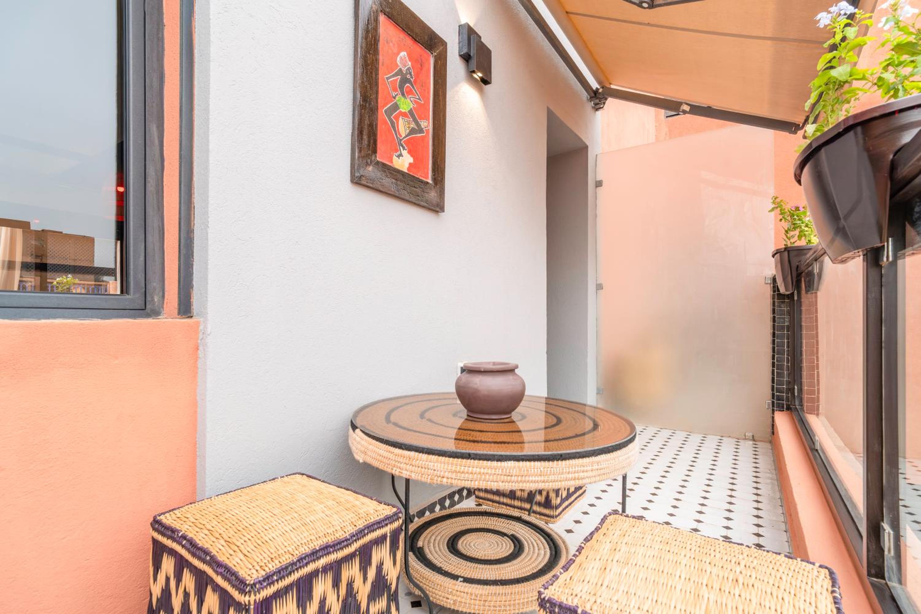 Design Art Gallery Apartment Marrakech swimming pool on the Roof