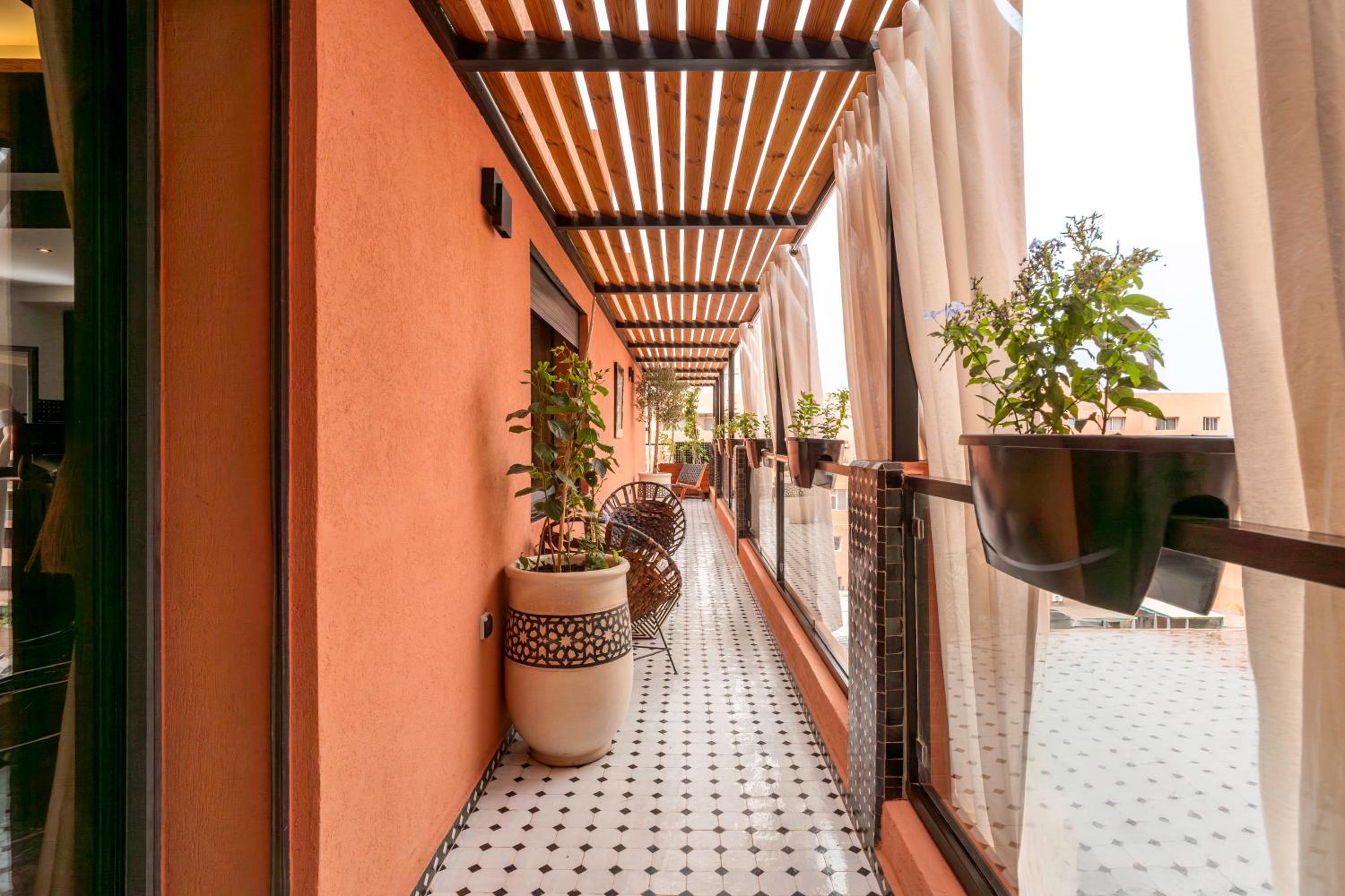Design Art Gallery Apartment Marrakech swimming pool on the Roof