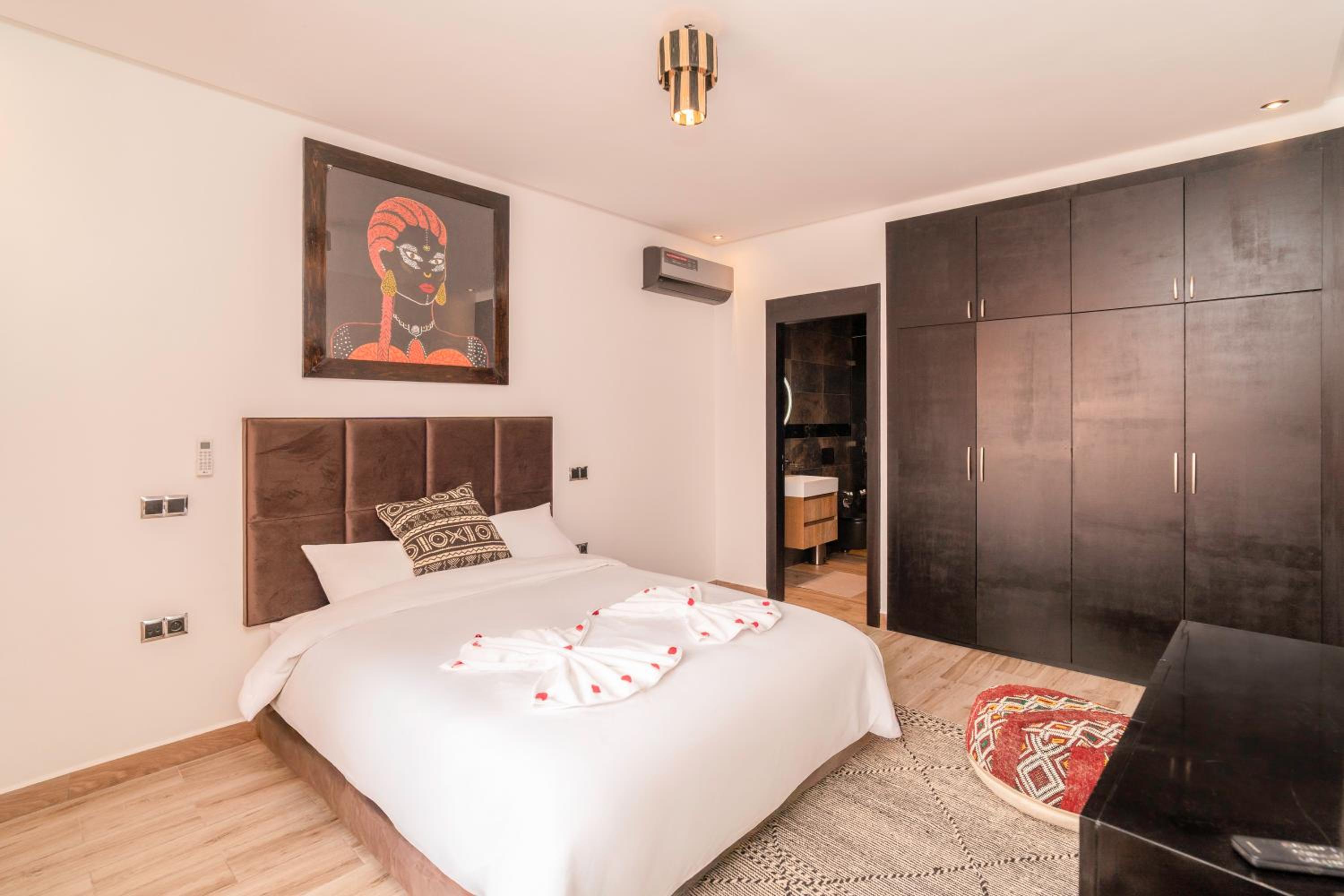 Design Art Gallery Apartment Marrakech swimming pool on the Roof