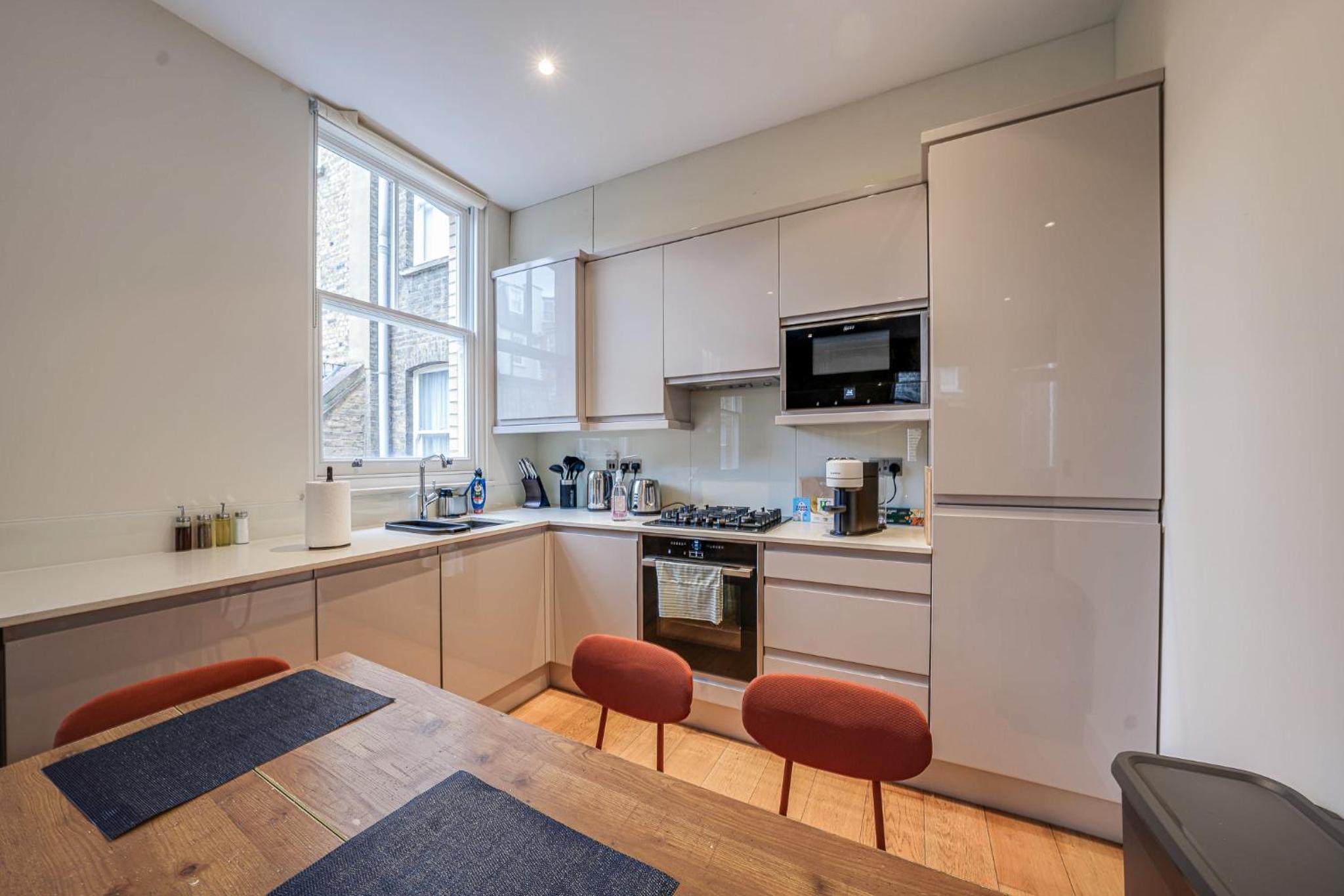 Fitzrovia Apartments 3BR Sleeps 18 Oxford