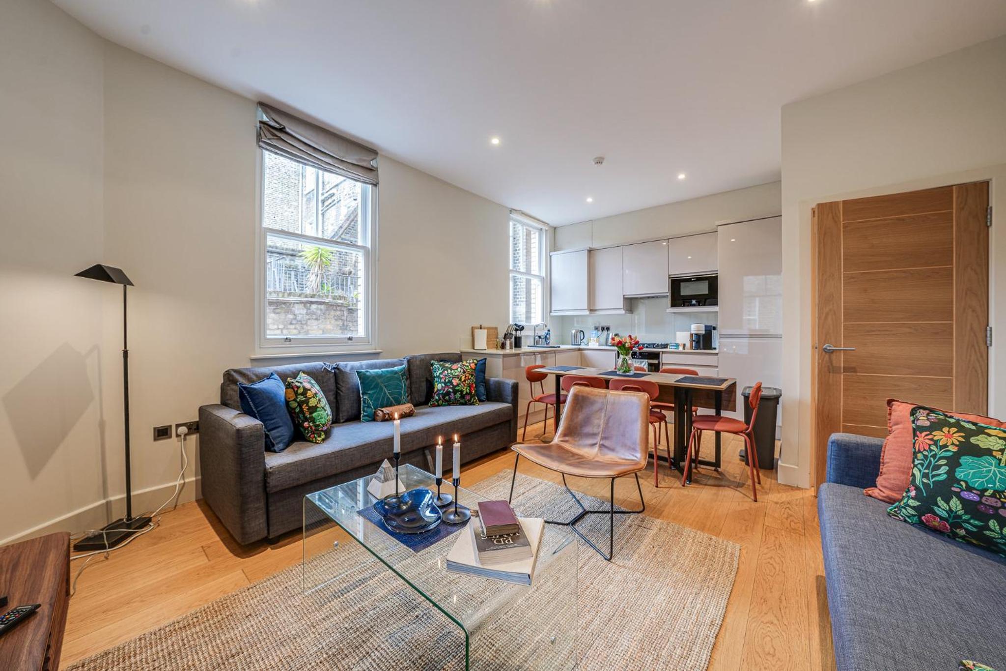 Fitzrovia Apartments 3BR Sleeps 18 Oxford