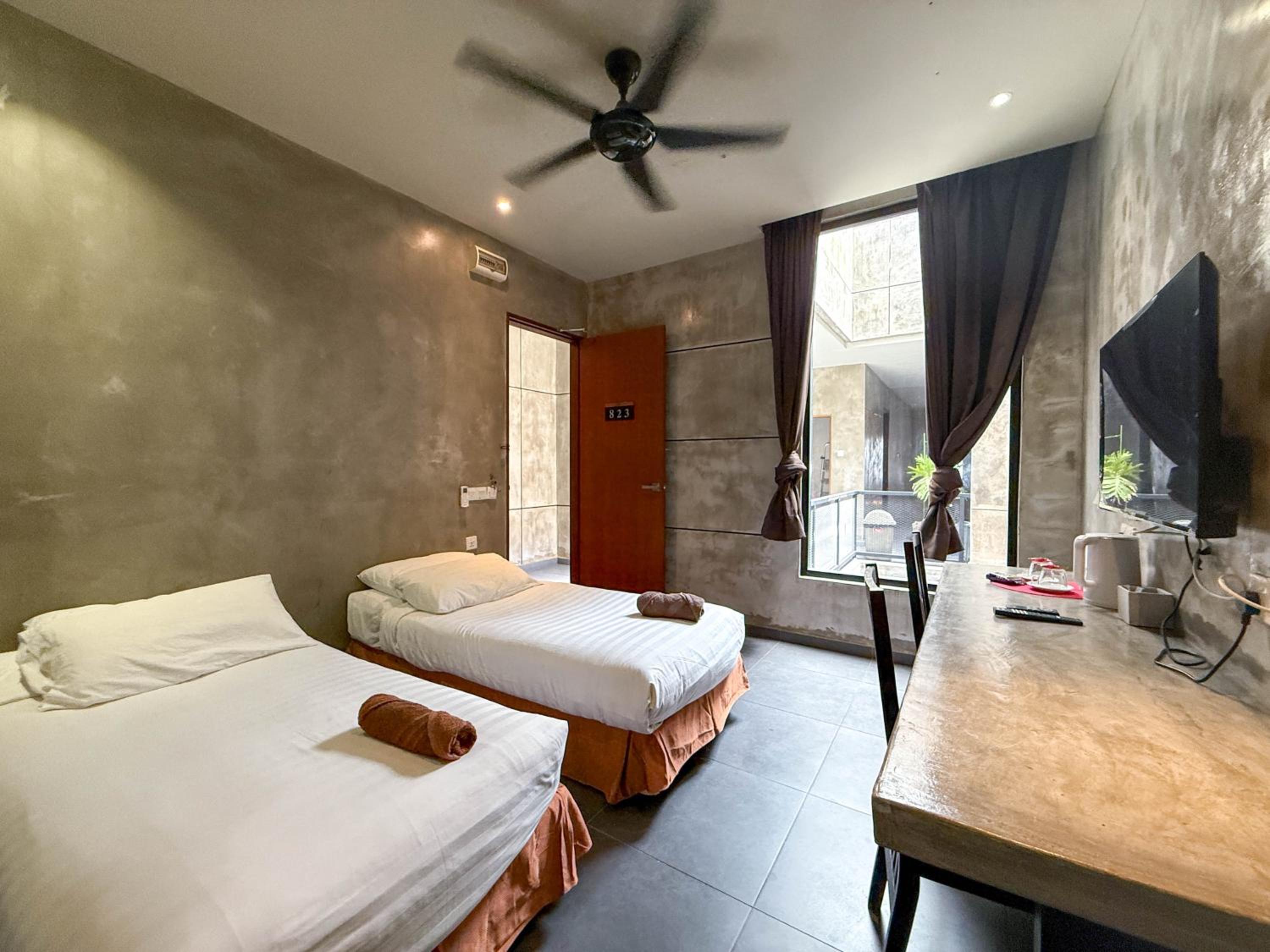 LE LODGE MANSION
