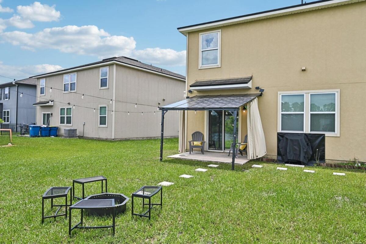Lakefront Luxury Retreat 5BR