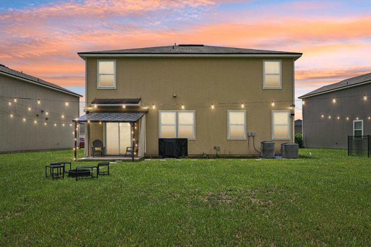 Lakefront Luxury Retreat 5BR