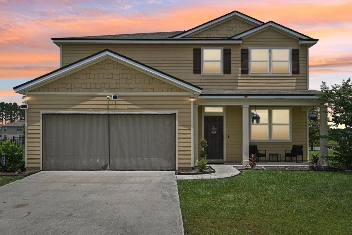Lakefront Luxury Retreat 5BR