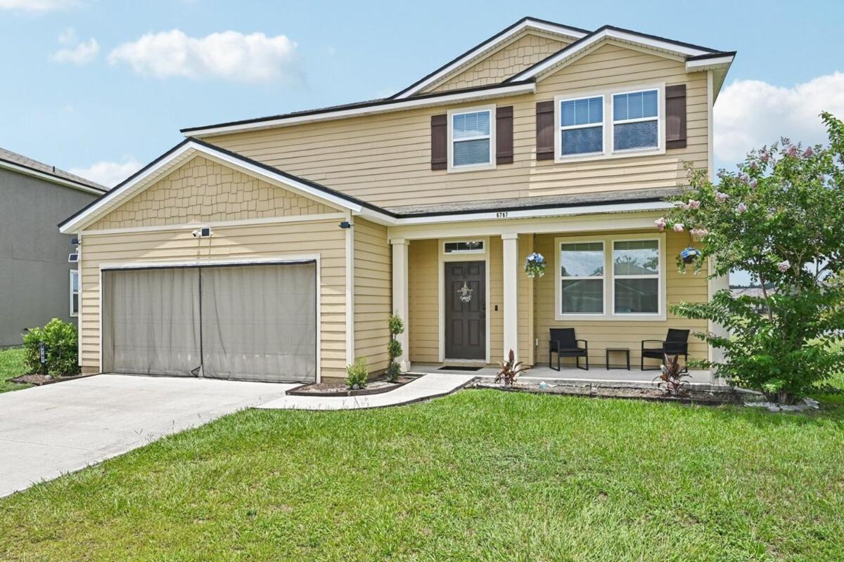Lakefront Luxury Retreat 5BR