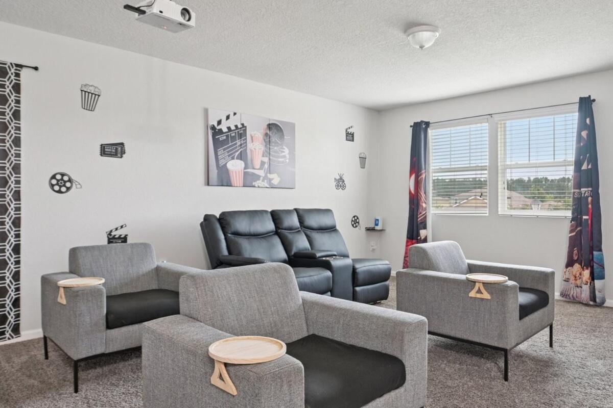 Lakefront Luxury Retreat 5BR