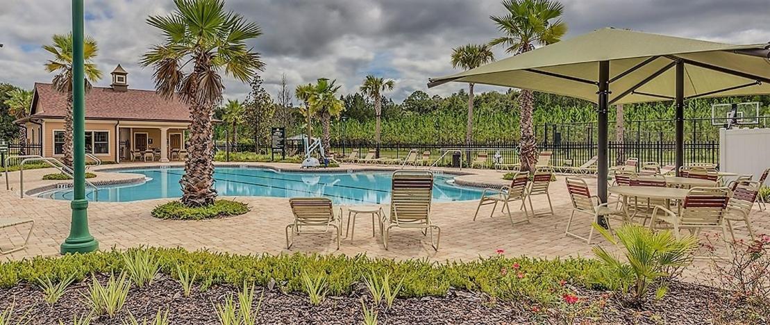 Lakefront Luxury Retreat 5BR