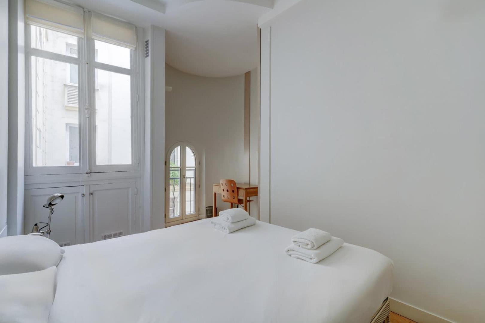 Four Saint Germain - Elegant & Spacious 3 BDR Apartment in the Heart of Saint Germain