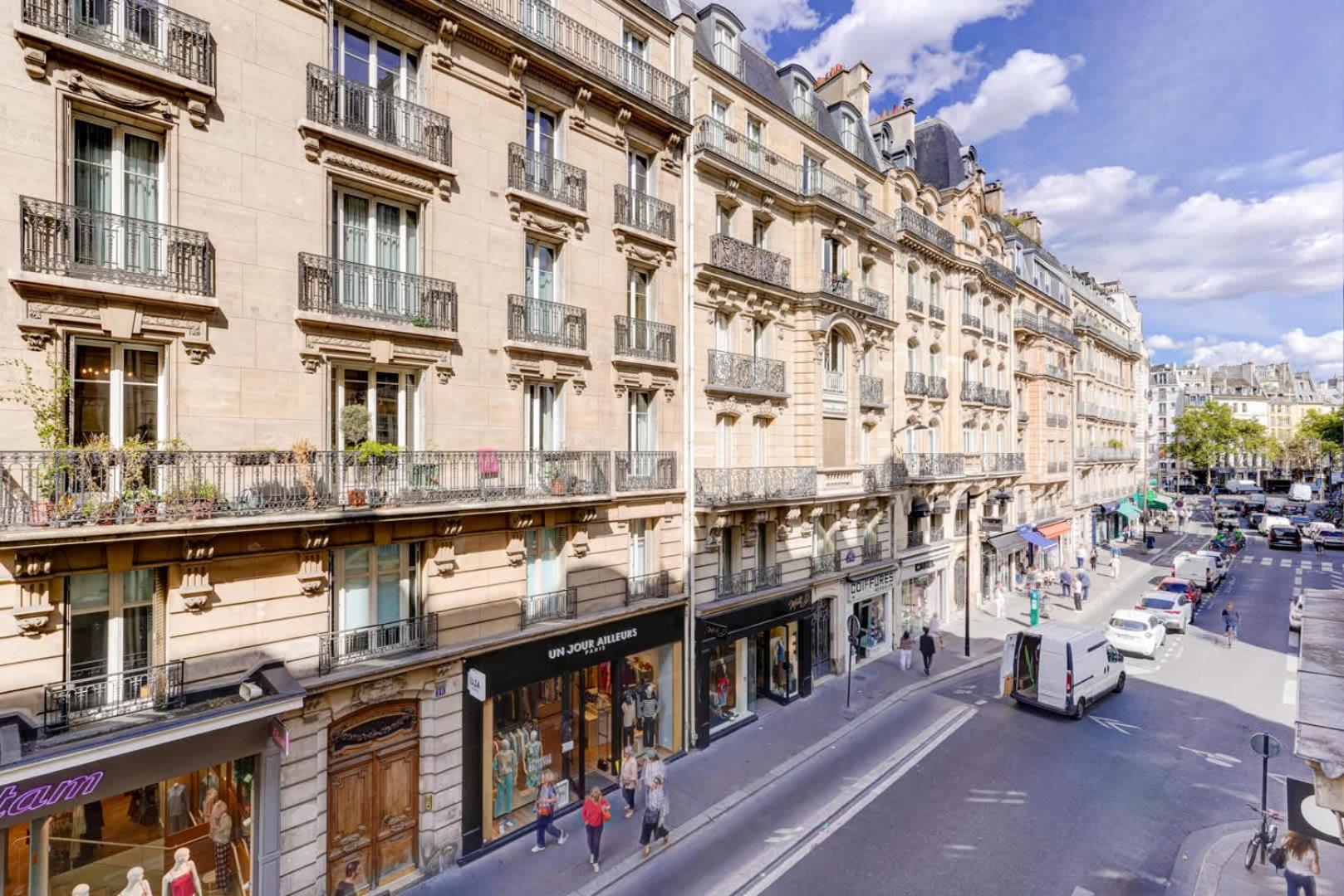 Four Saint Germain - Elegant & Spacious 3 BDR Apartment in the Heart of Saint Germain