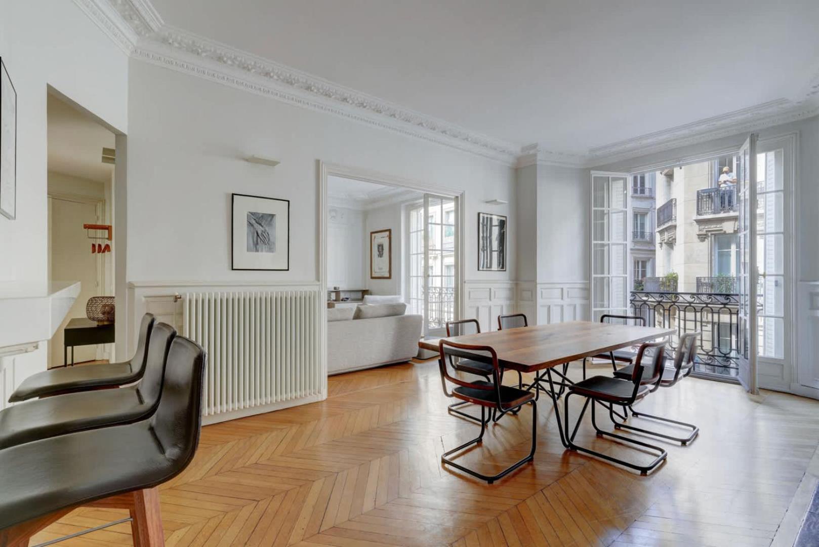 Four Saint Germain - Elegant & Spacious 3 BDR Apartment in the Heart of Saint Germain