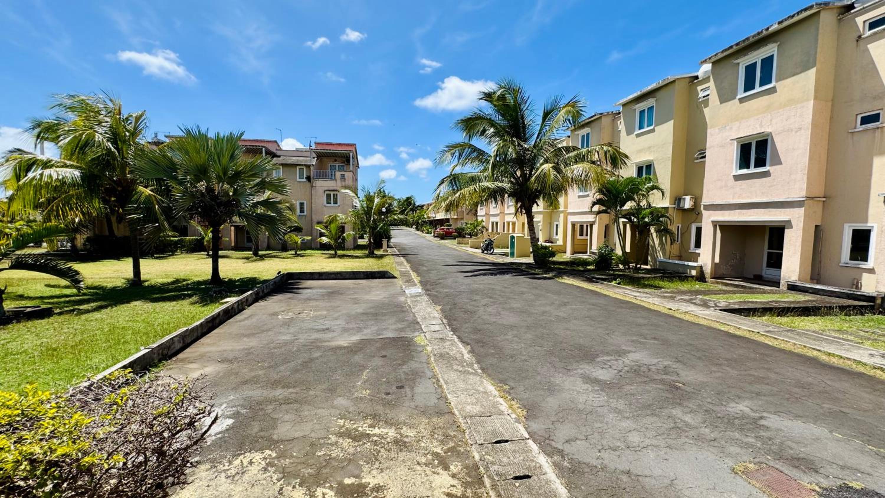 Zephyr House 3BR Pool, Rooftop & Ocean View