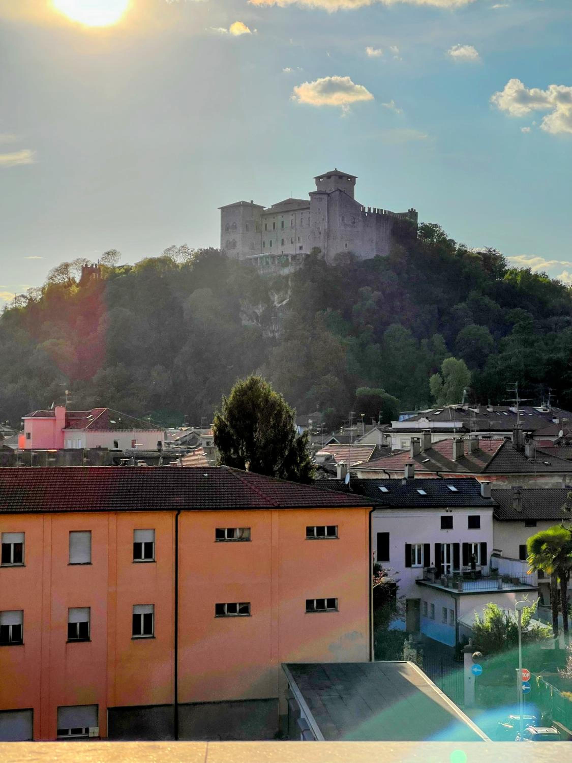Angera Via Roma