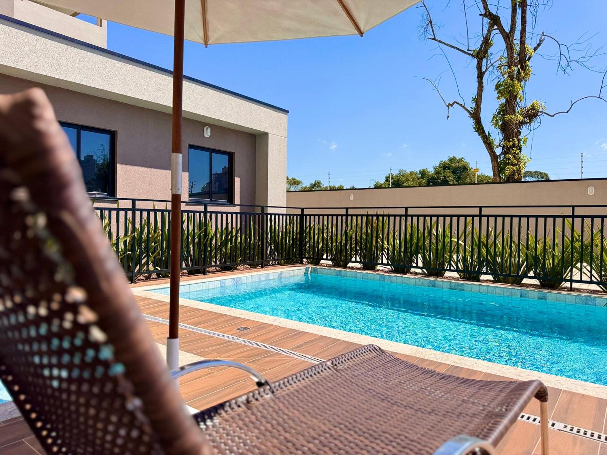 Apto 2 Quartos PISCINA Churrasqueira Wi-Fi Ar Condicionado Cozinha Complata Vaga de Garagem 400m PRAIA Ideal para Famílias ou Amigos Reserve Agora