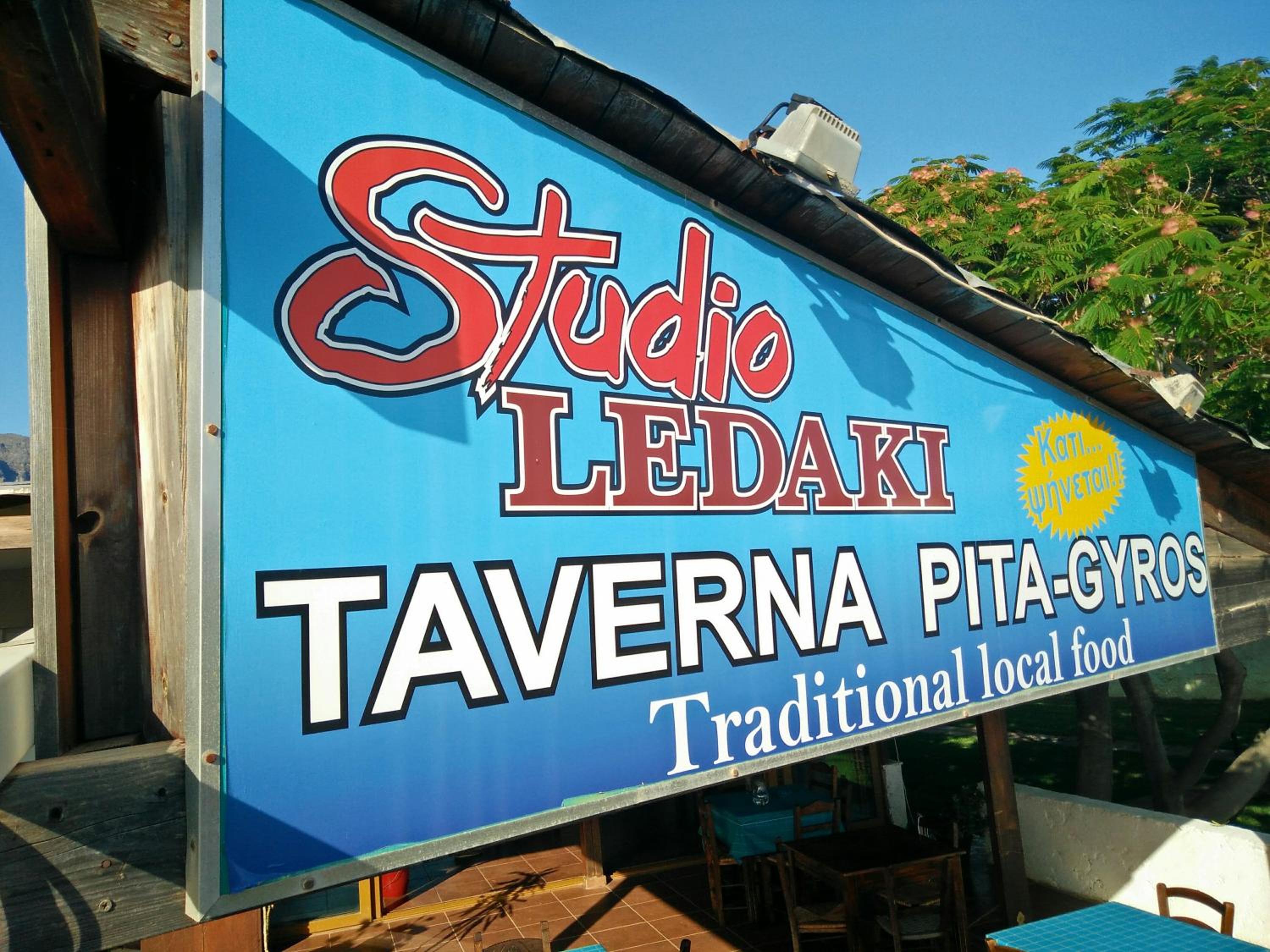 Ledakis Studios