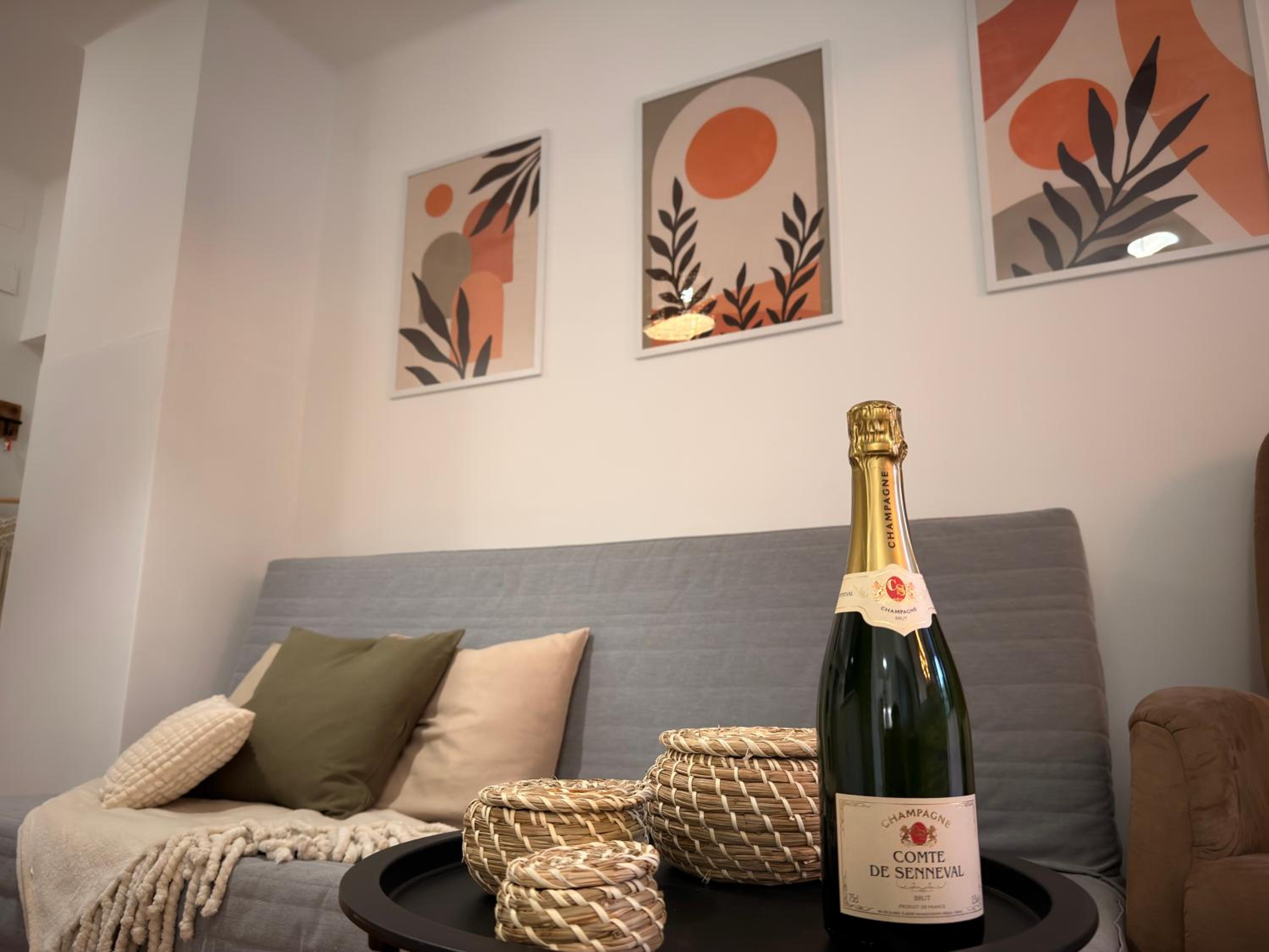 City Center & Free Parking - Rest & Nest Boho Deluxe Apartment