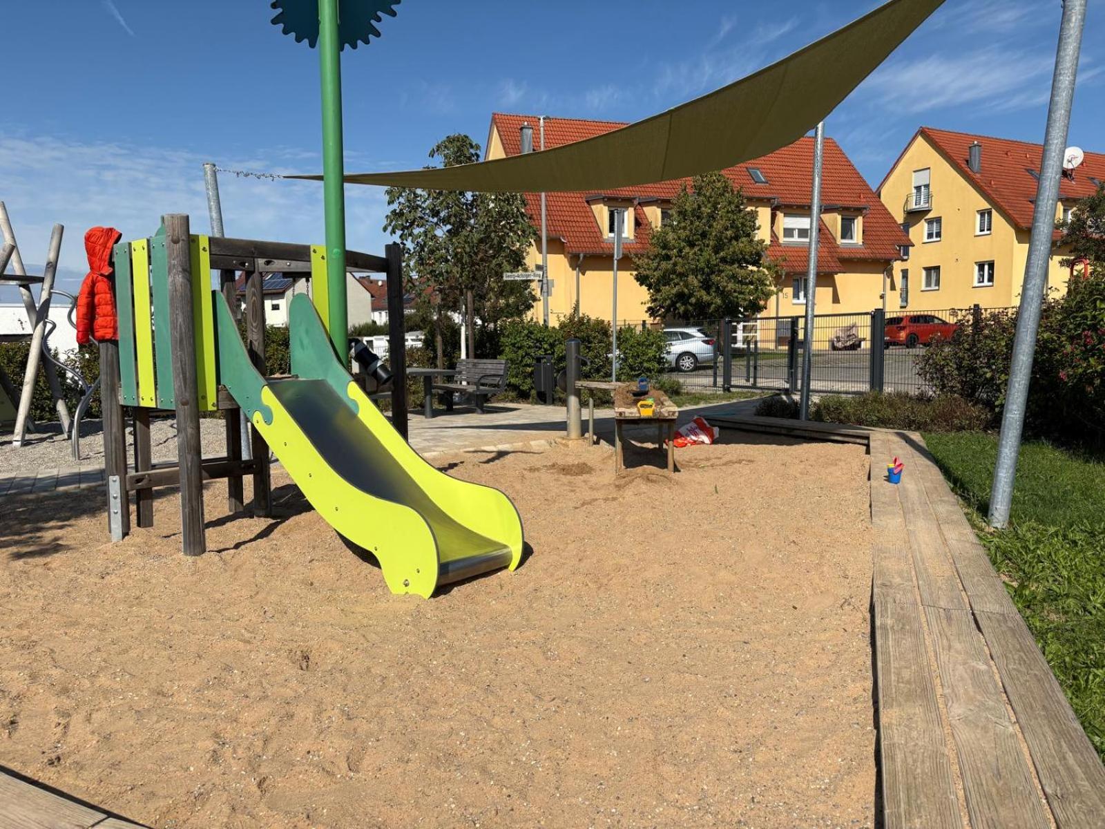 Gehobenes Wohnen mit Balkon, Parkplatz und keine 10 Minuten in die City