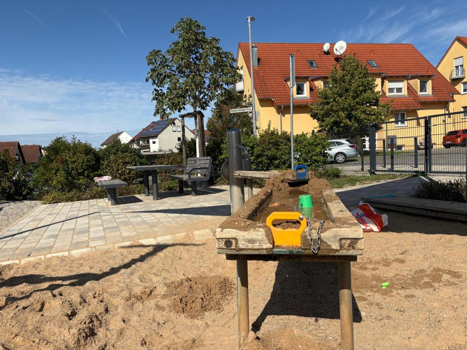 Gehobenes Wohnen mit Balkon, Parkplatz und keine 10 Minuten in die City