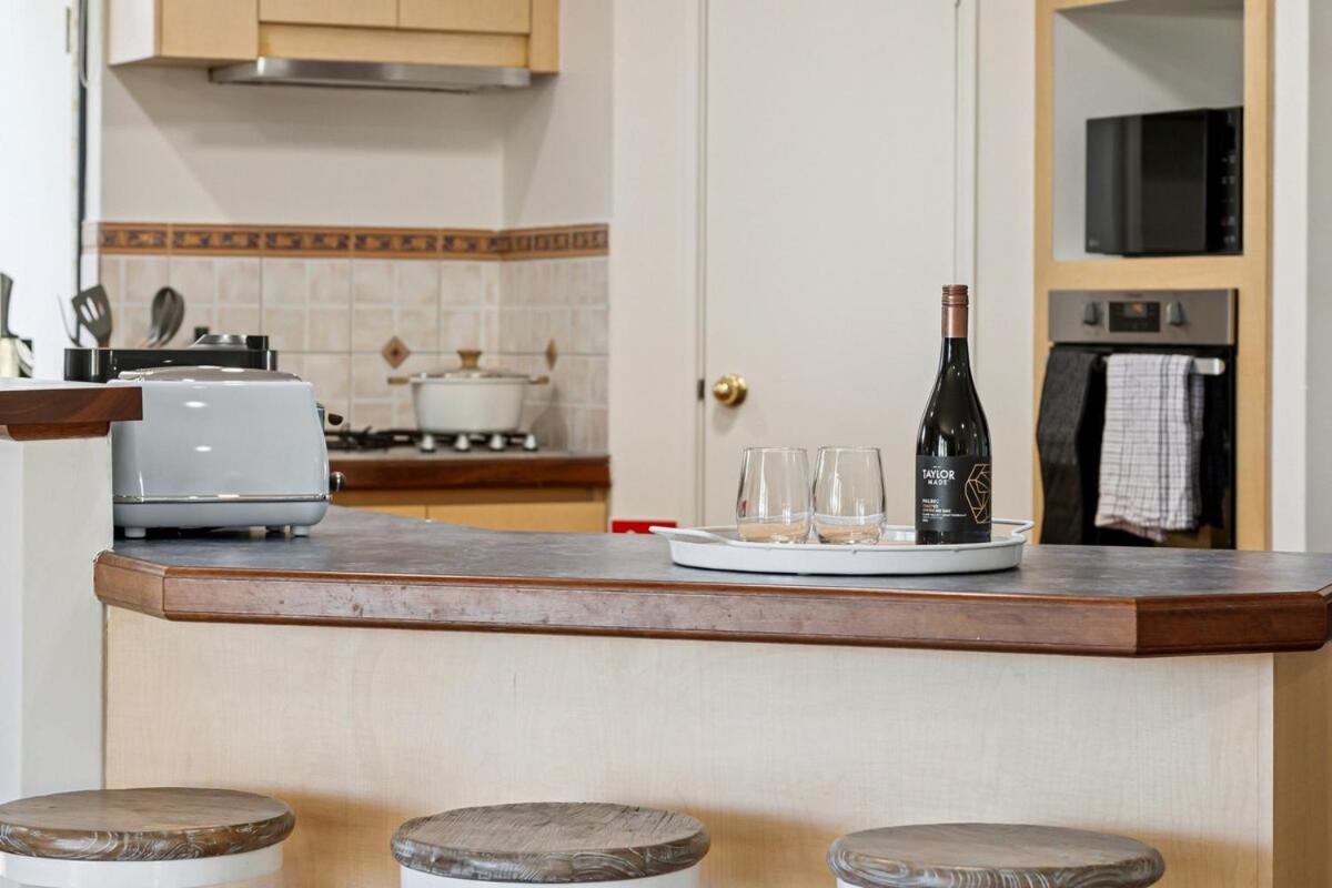 Beachside Stay, Cafes Nearby, 300Mbps WiFi