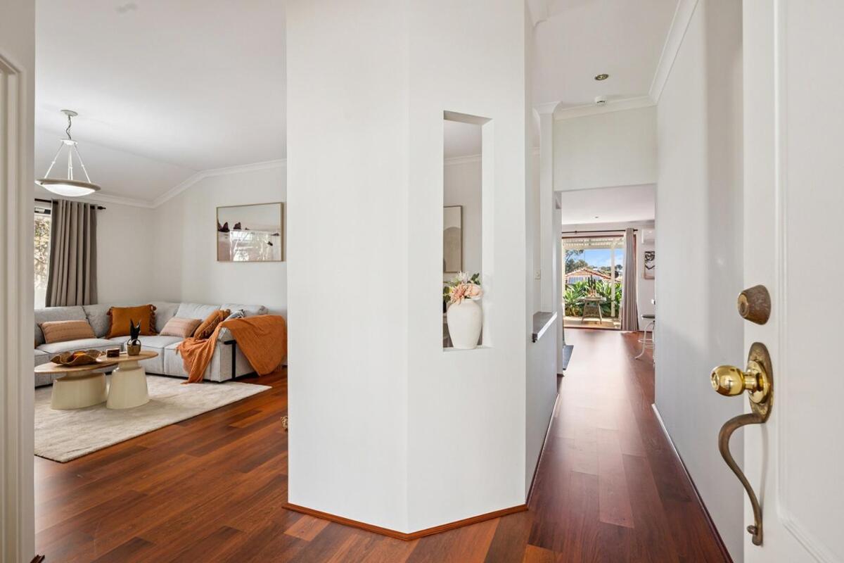 Beachside Stay, Cafes Nearby, 300Mbps WiFi
