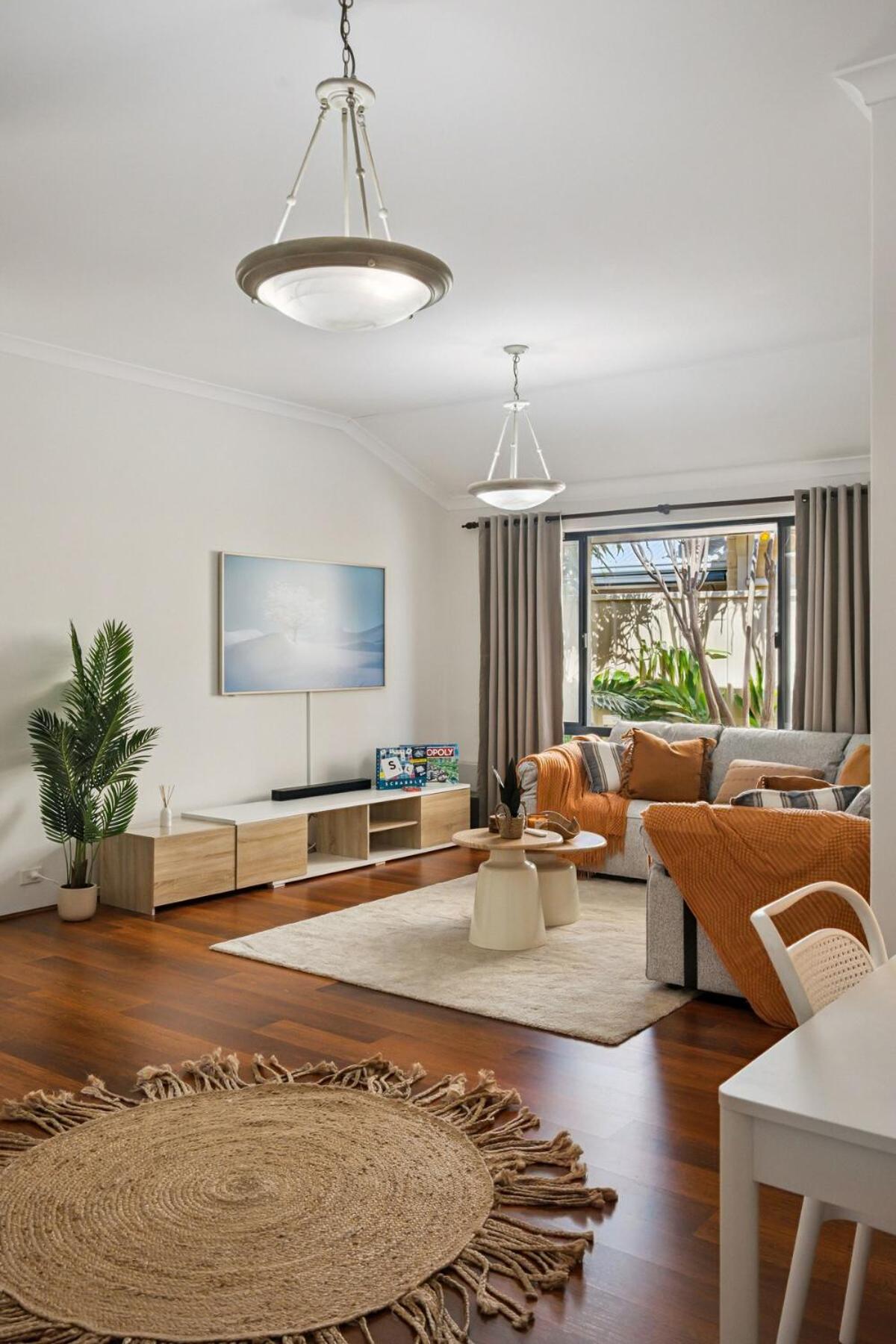 Beachside Stay, Cafes Nearby, 300Mbps WiFi