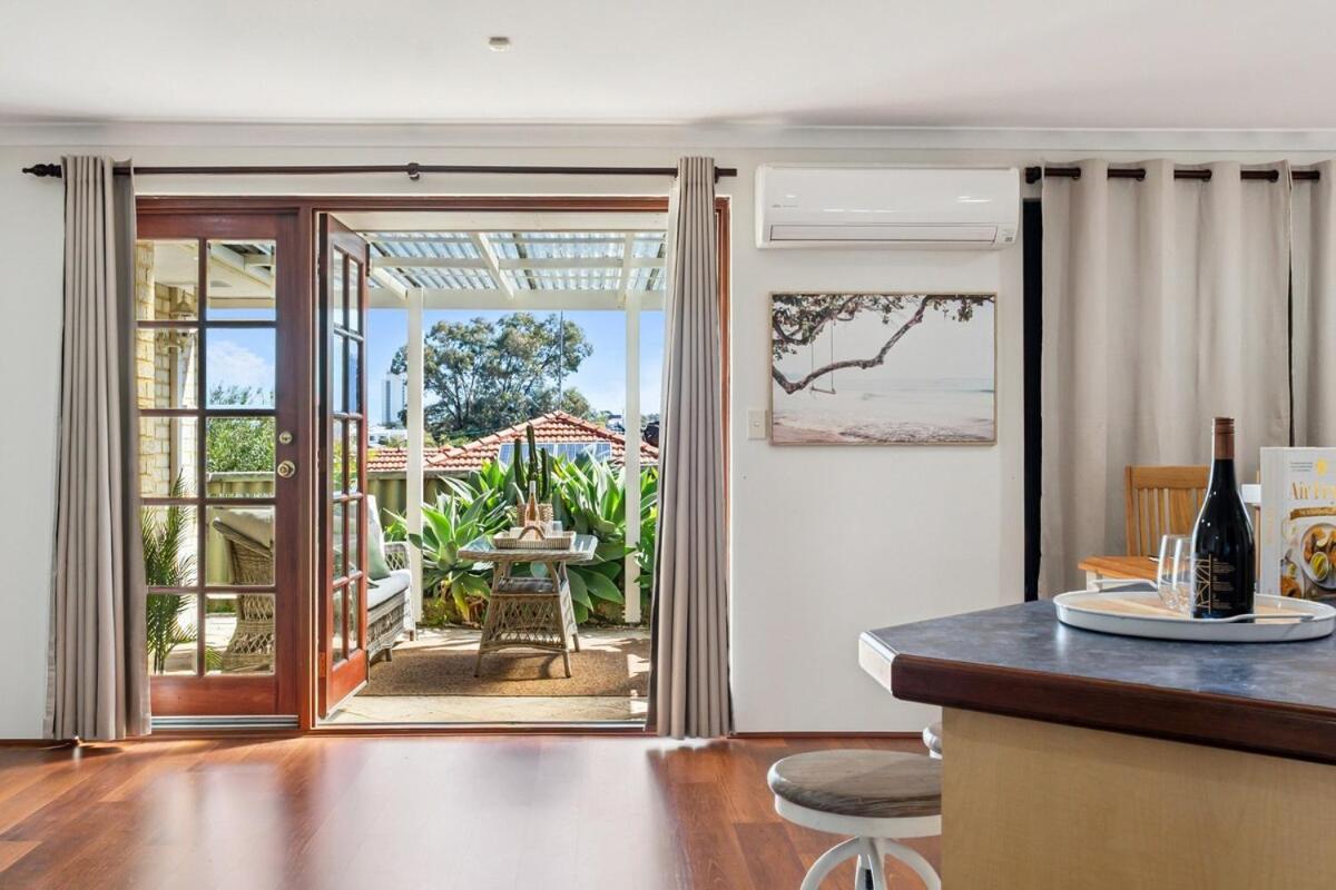 Beachside Stay, Cafes Nearby, 300Mbps WiFi