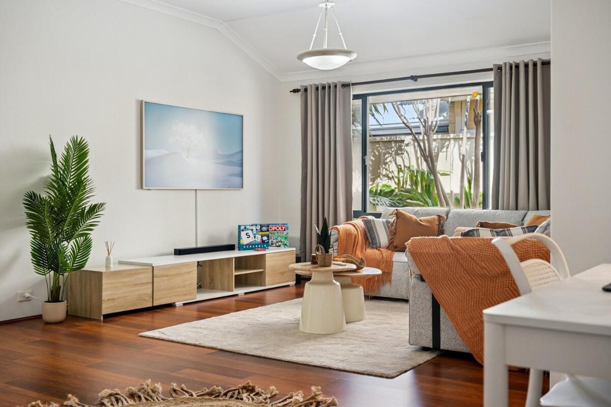 Beachside Stay, Cafes Nearby, 300Mbps WiFi