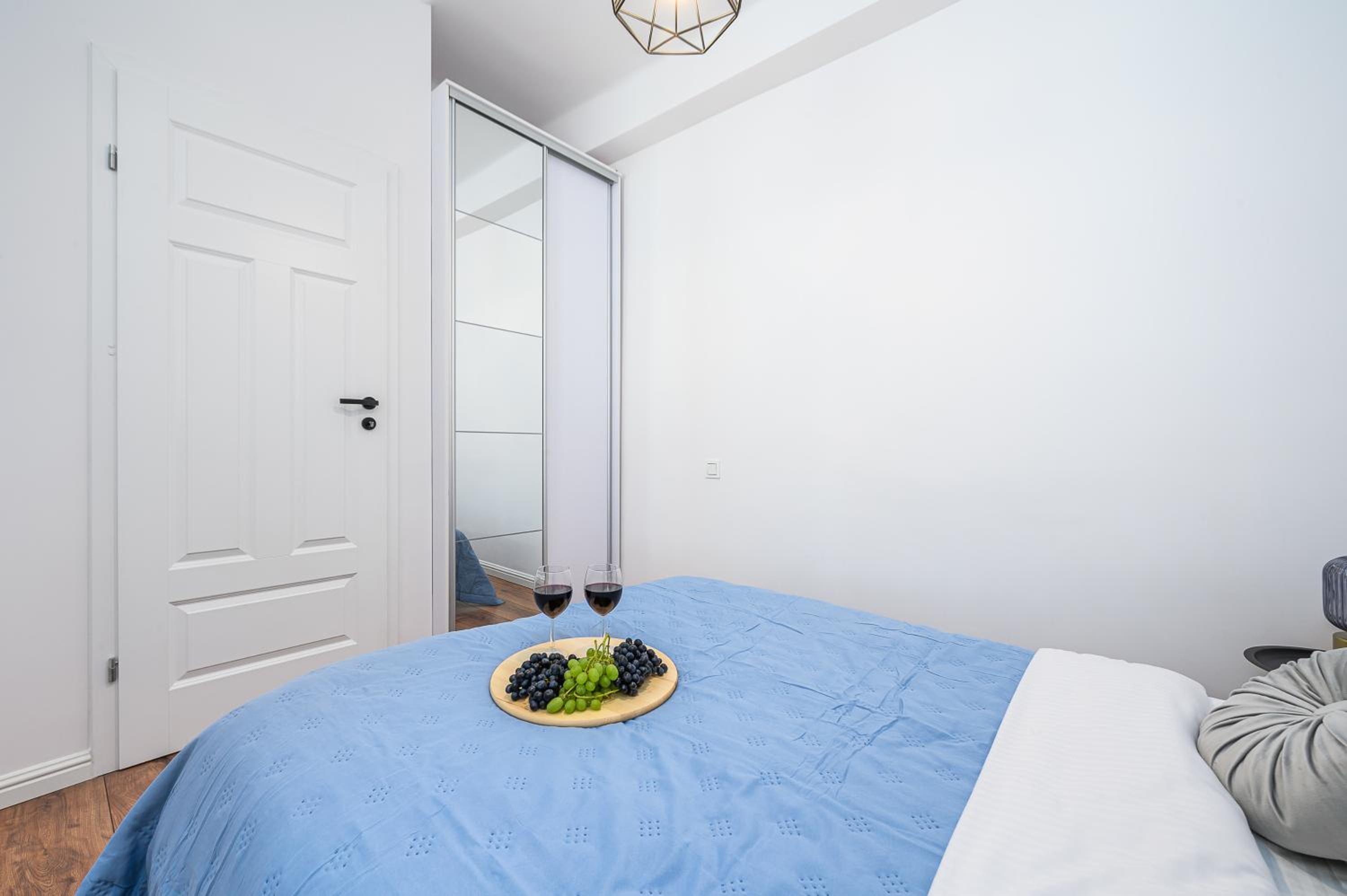 Lumina Charming 3-room apartment in the heart of Warsaw