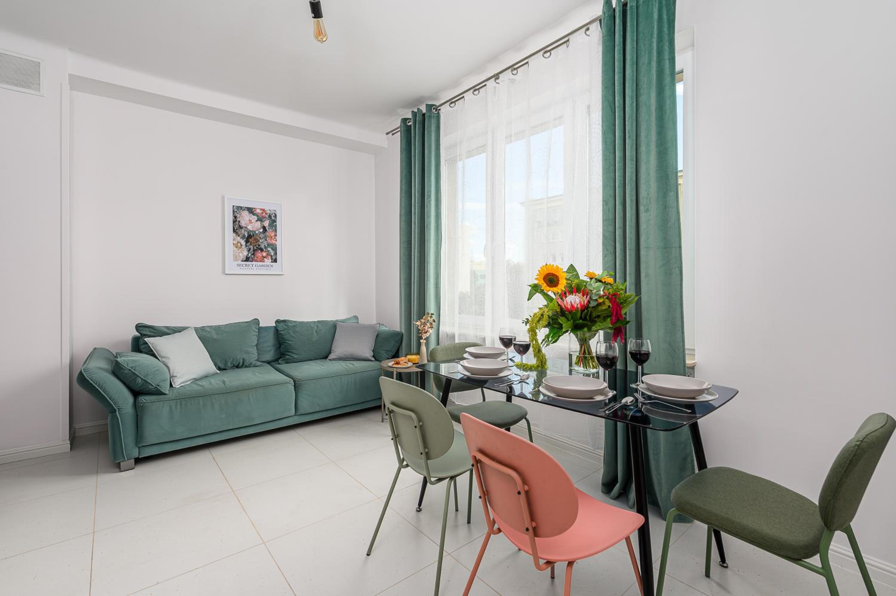 Lumina Charming 3-room apartment in the heart of Warsaw